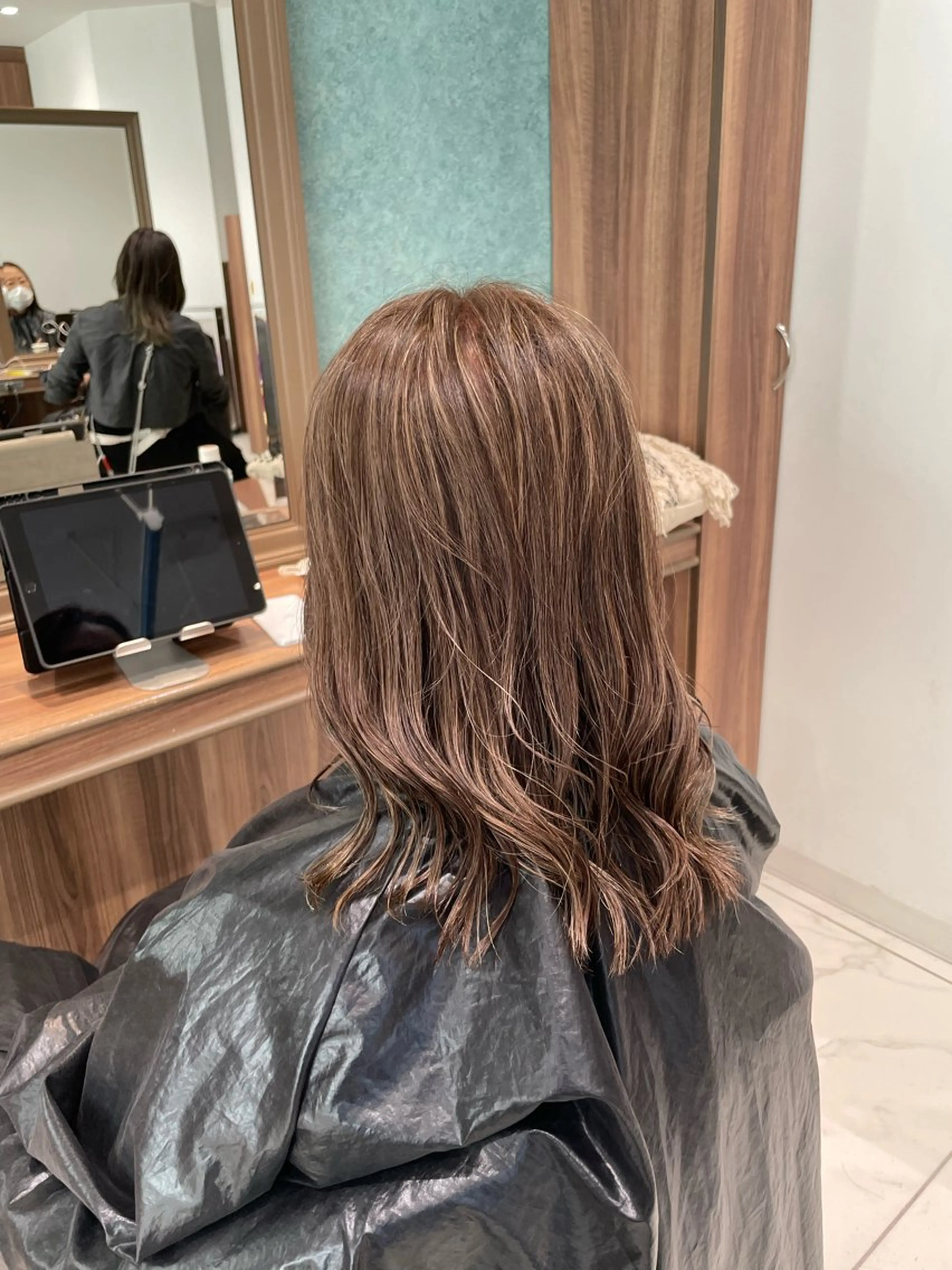 セミロング カラー ハイライトカラー ハイライト 髪質改善 トリートメント ヘアカラー 🇰🇷韓国ヘア★ 副店長.쿠리타⭐︎のヘアスタイル