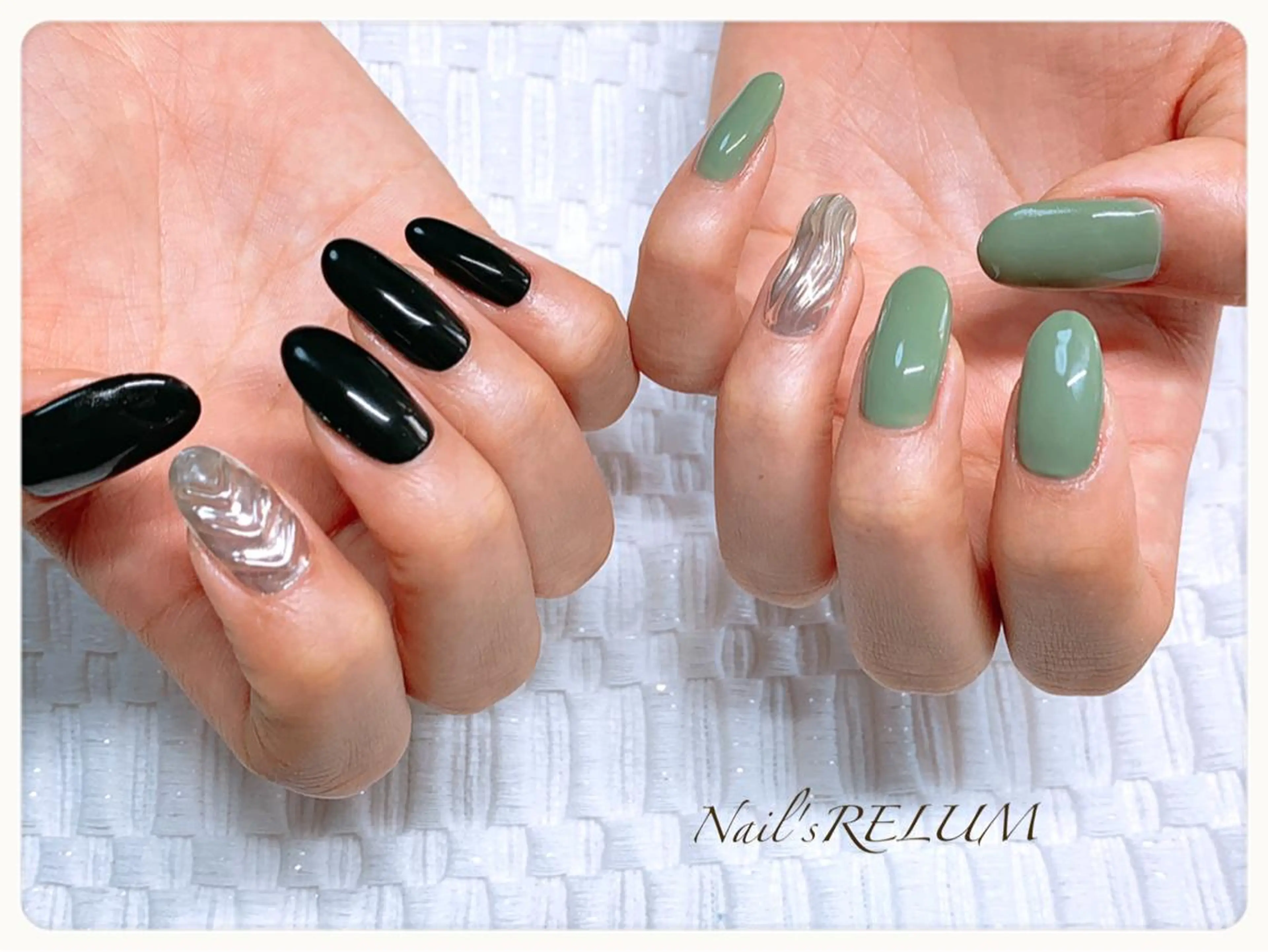 ネイル ミラーネイル THECOLORS所属・近貞 莉奈のネイルデザイン