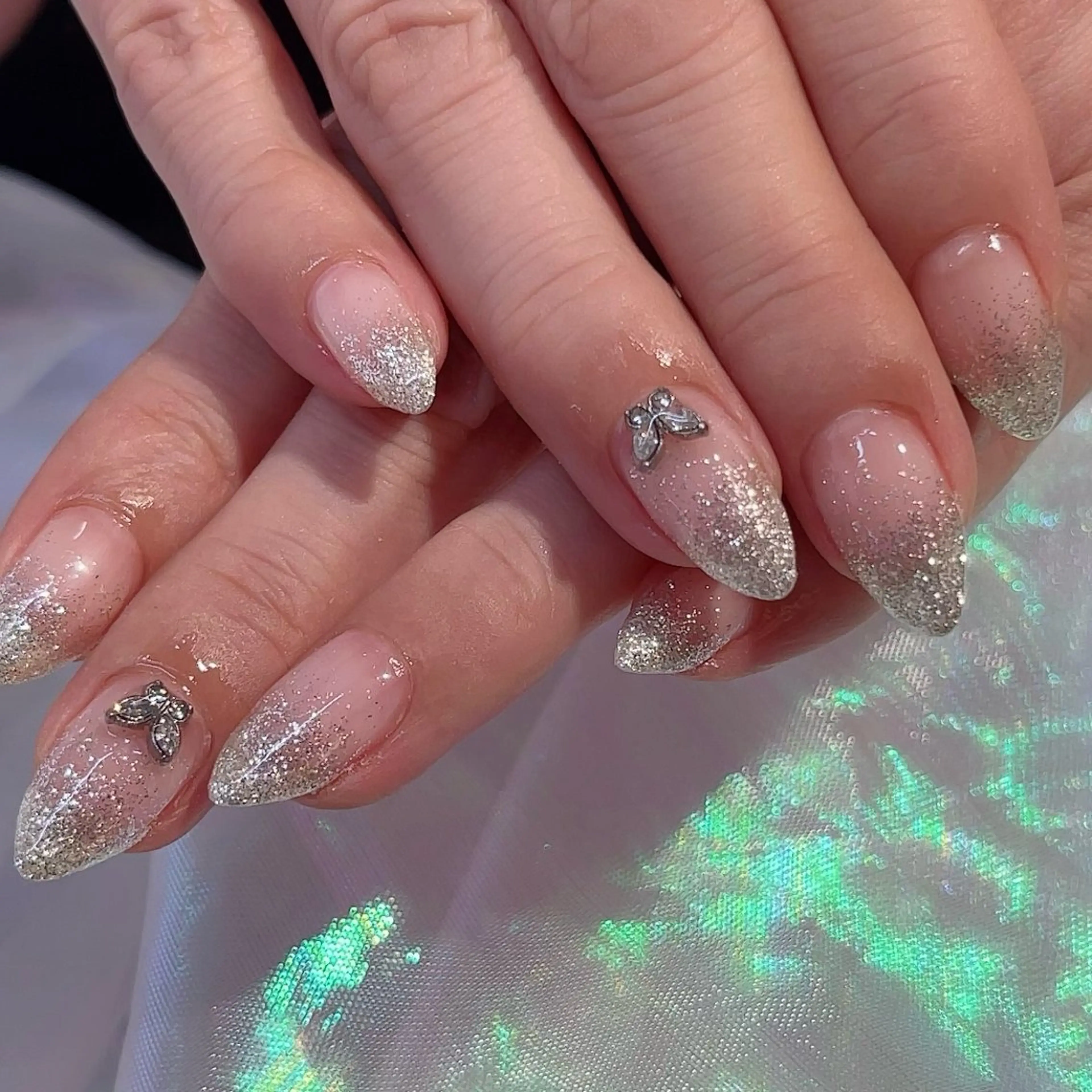 ネイル ラメ(グリッター) ラメグラデーション シルバー ハンドネイル 渡邊 あかりのネイルデザイン