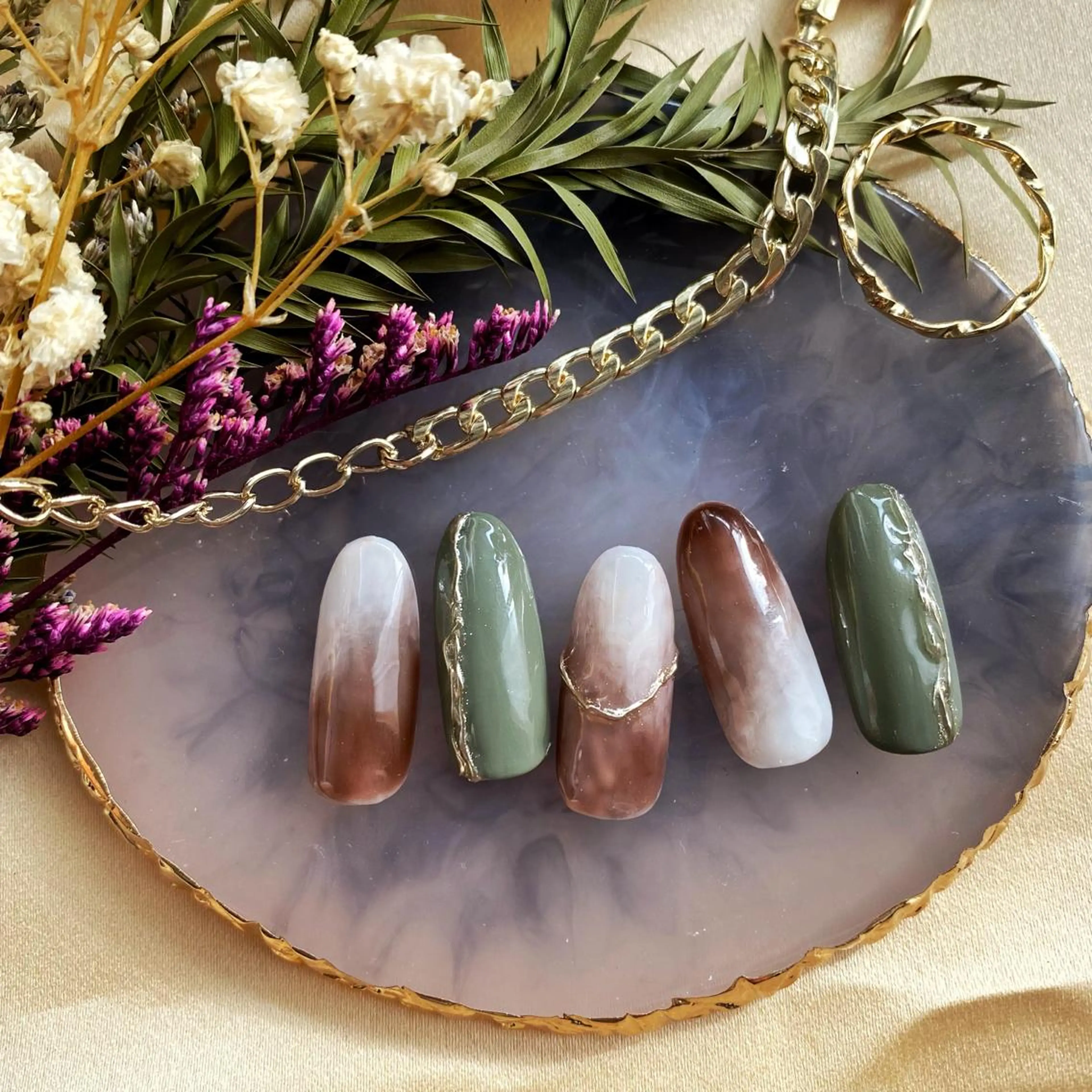 ネイル ニュアンスネイル hair&nail ROOTS所属・ﾍｱﾒｲｸ&ﾈｲﾙ ♥️Azuのネイルデザイン