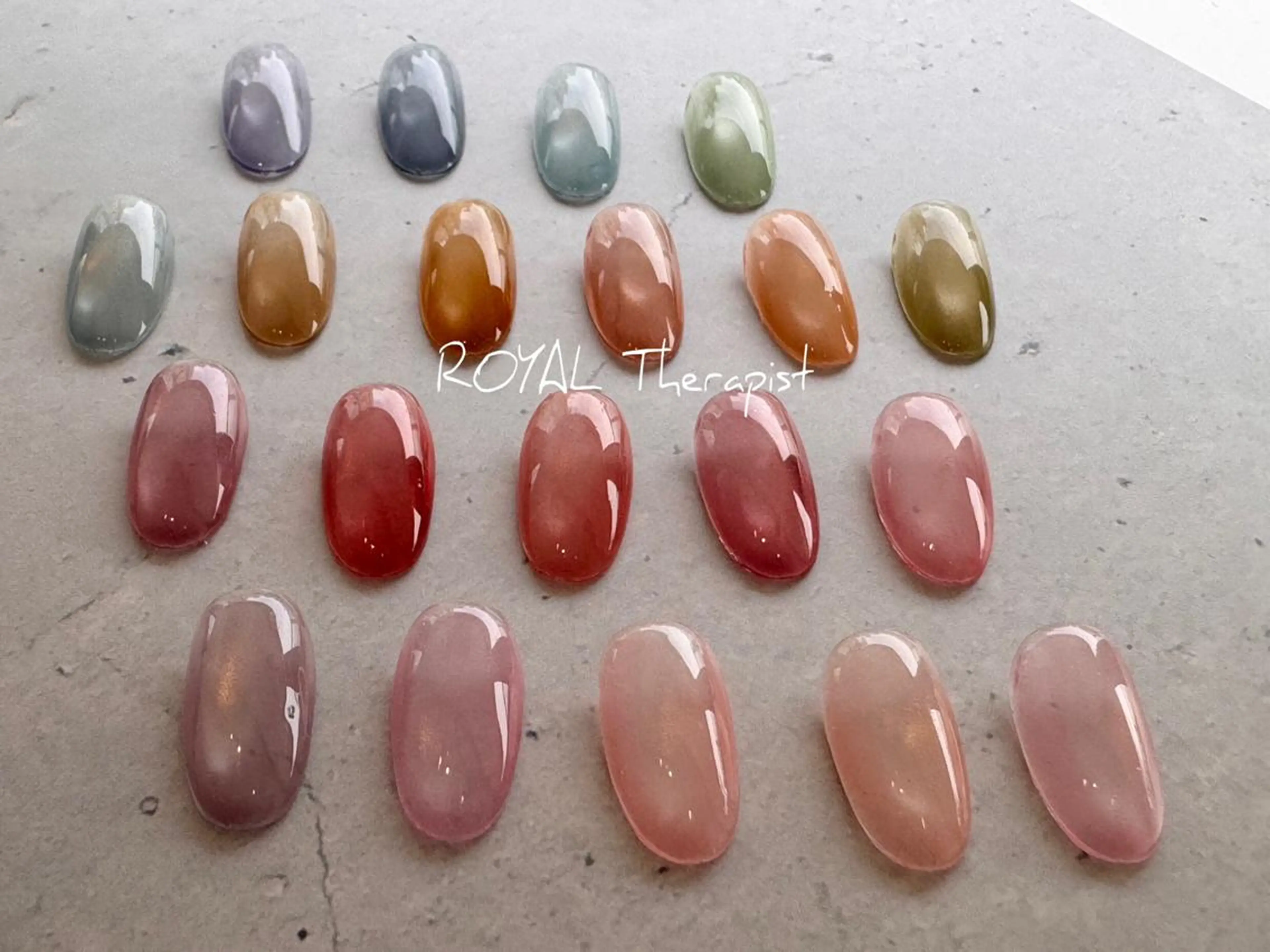 ネイル ハンドネイル 【寺岡】 ロイヤル•セラピストのネイルデザイン