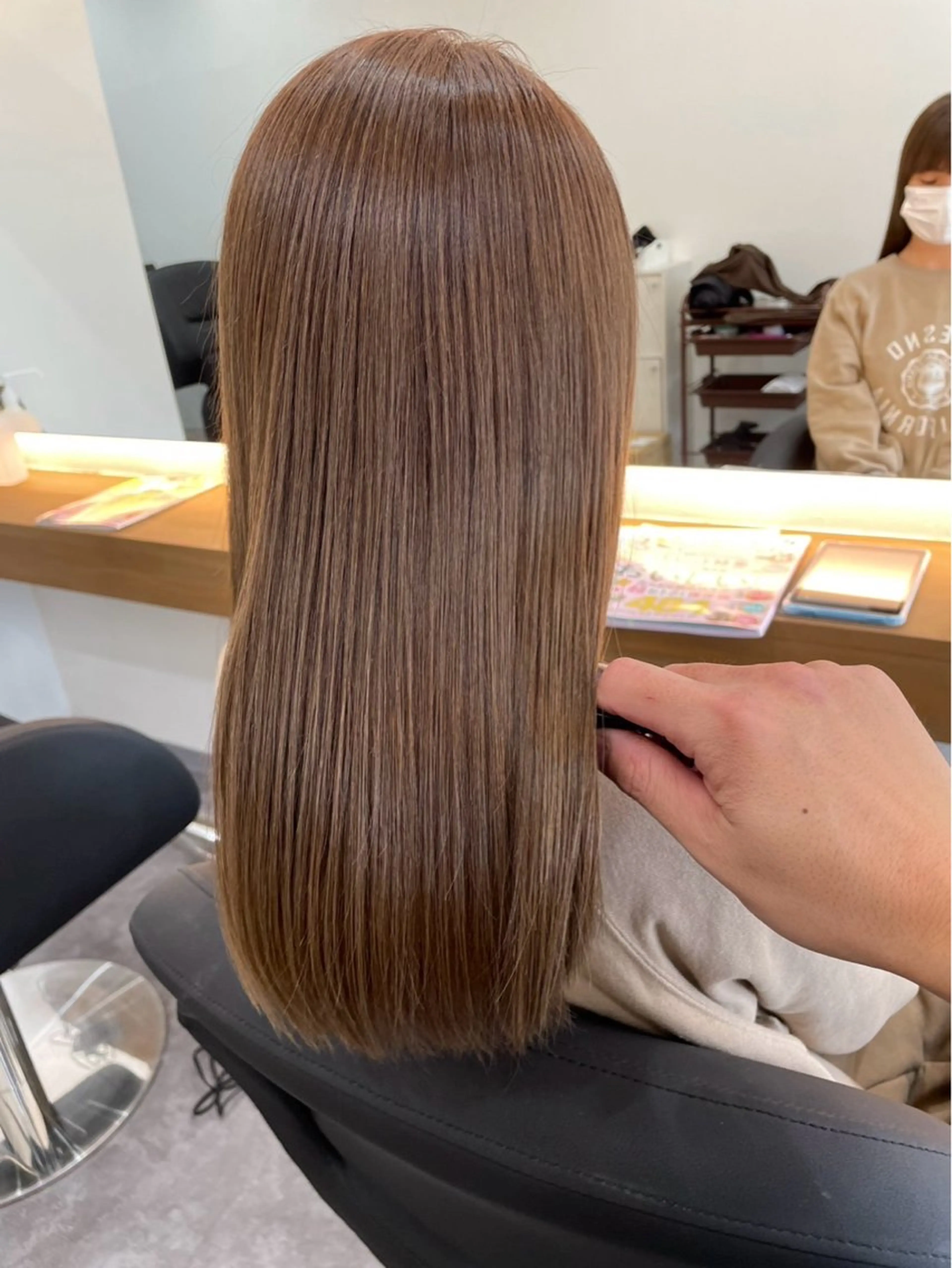 ミディアム ショートボブ ミディアムパーマ 韓国風カラー ボブ ハイライト カット ヘアカラー トリートメント ミルクティーベージュ 近鉄奈良駅　向田のヘアスタイル