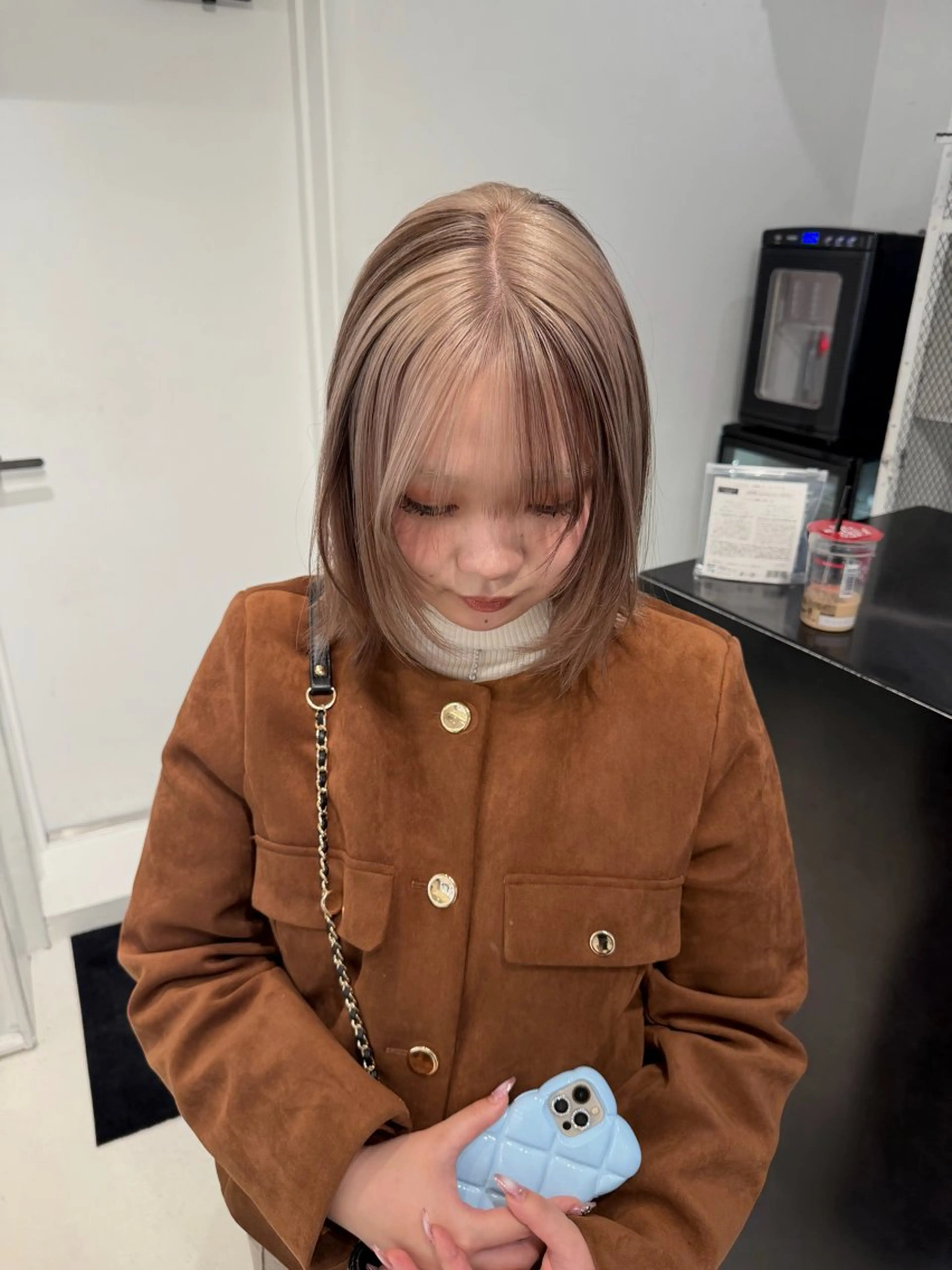 セミロング カラー ヘアアレンジ ベージュカラー ブリーチ ブロンド ブロンドベージュ デザインカラー カット ヘアカラー トリートメント 艶ハイトーン/ヘア アレンジAYAKAのヘアスタイル