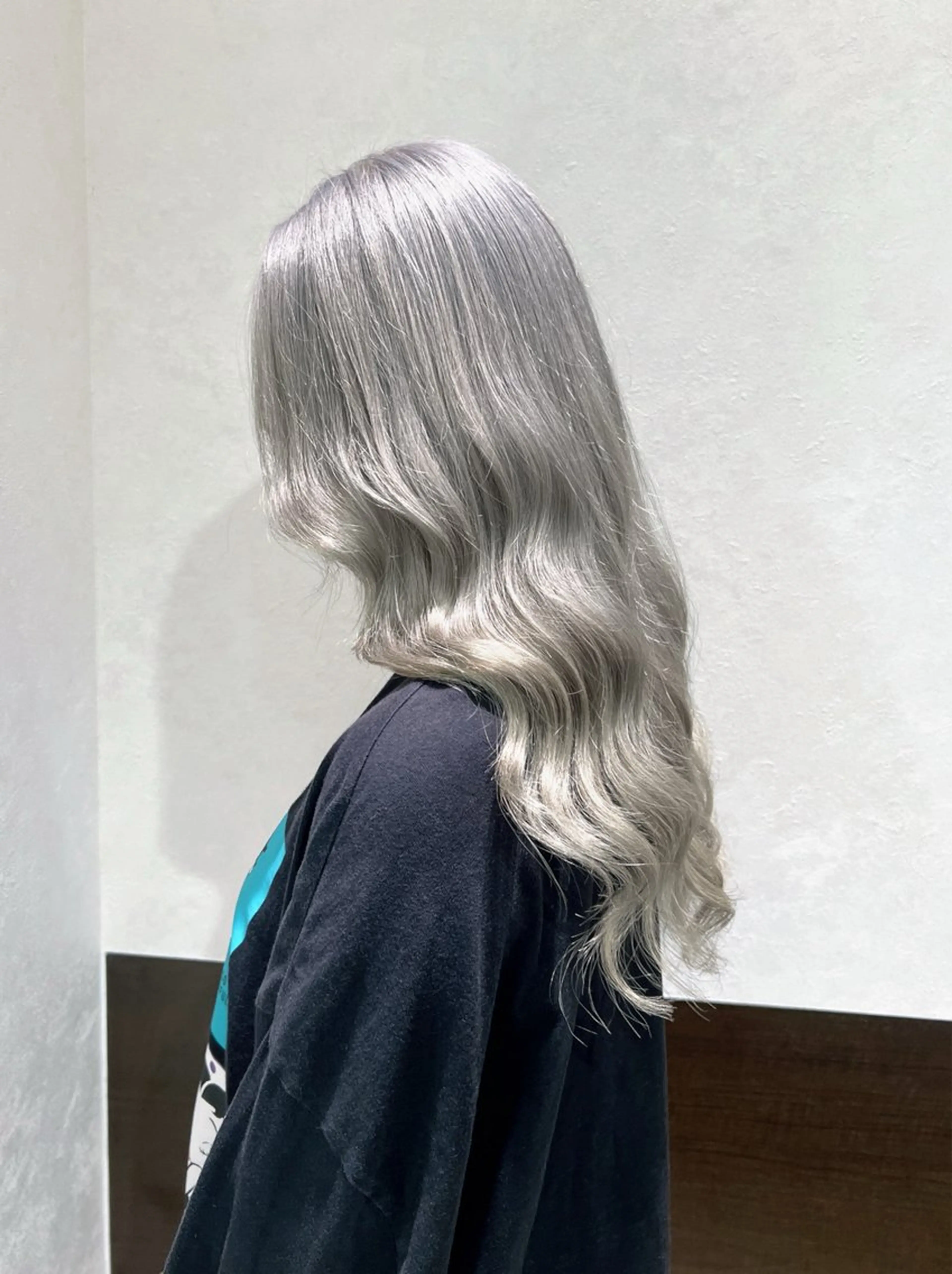 カラー nehus nagaoka所属・🖤複雑履歴ブリーチ Mizuki 🖤のヘアスタイル