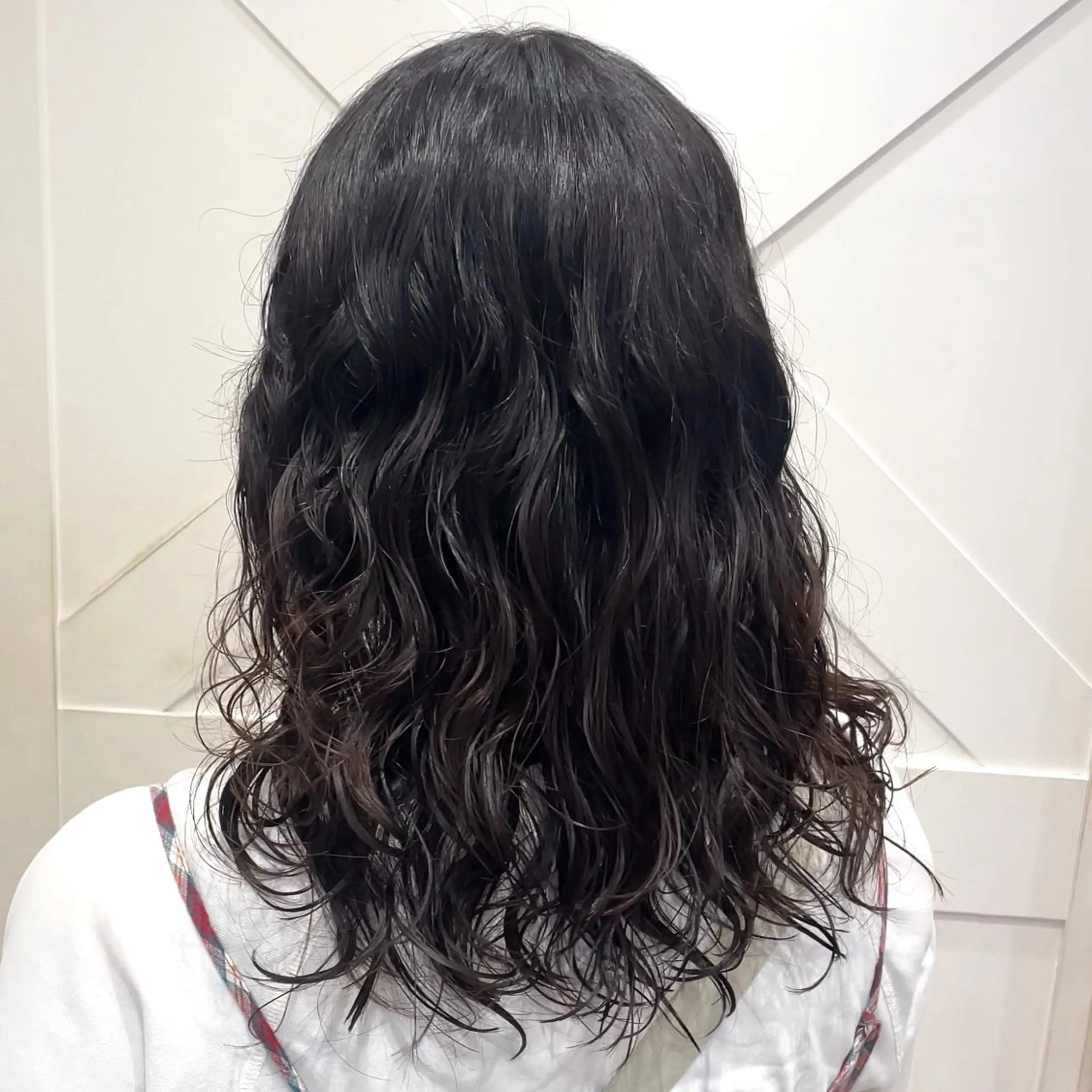 ミディアム パーマ ミディアムパーマ レイヤーカット カット パーマ 横浜パーマ🌐 暖色カラー🍒もえかのヘアスタイル
