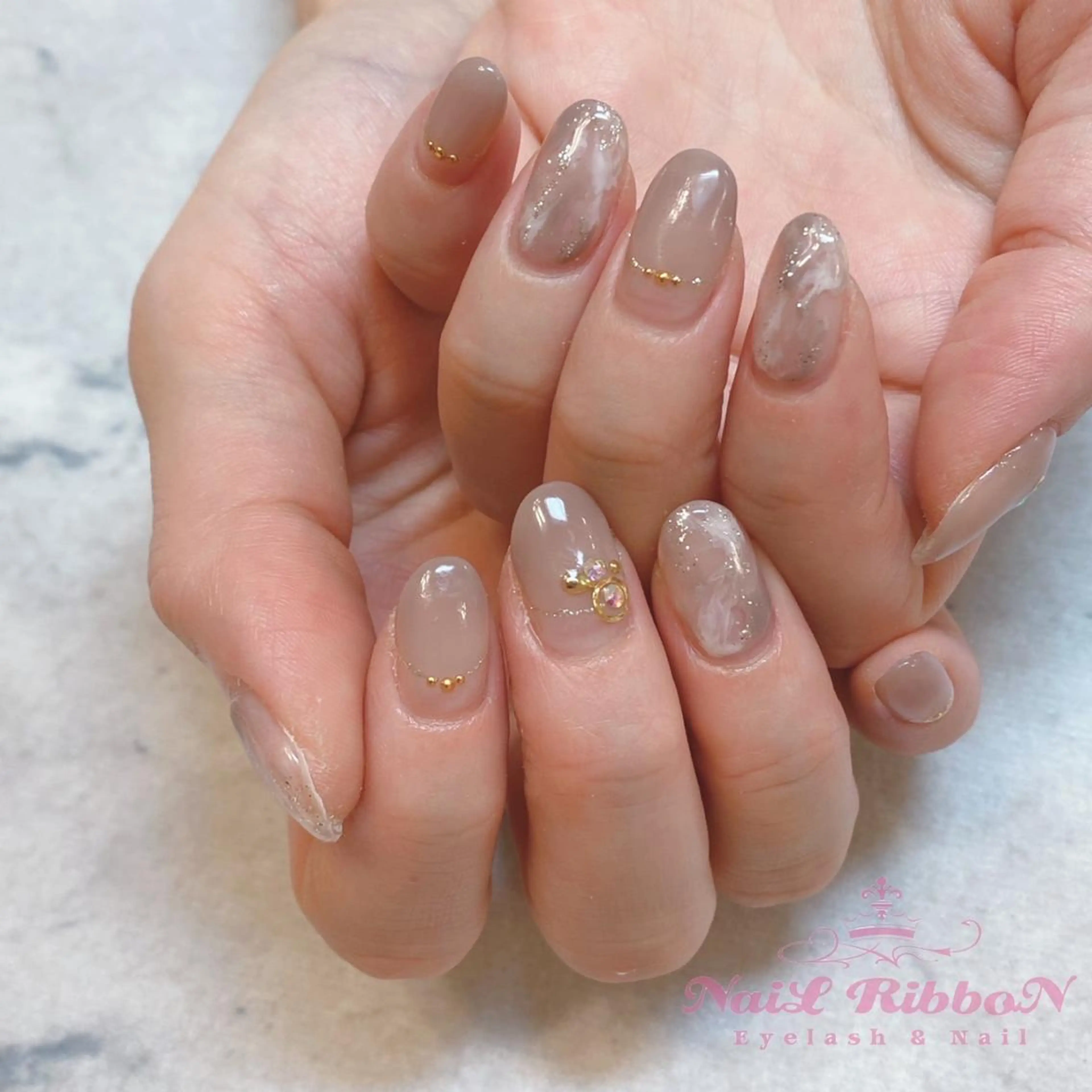 ネイル ネイルリボン 受付スタッフのネイルデザイン