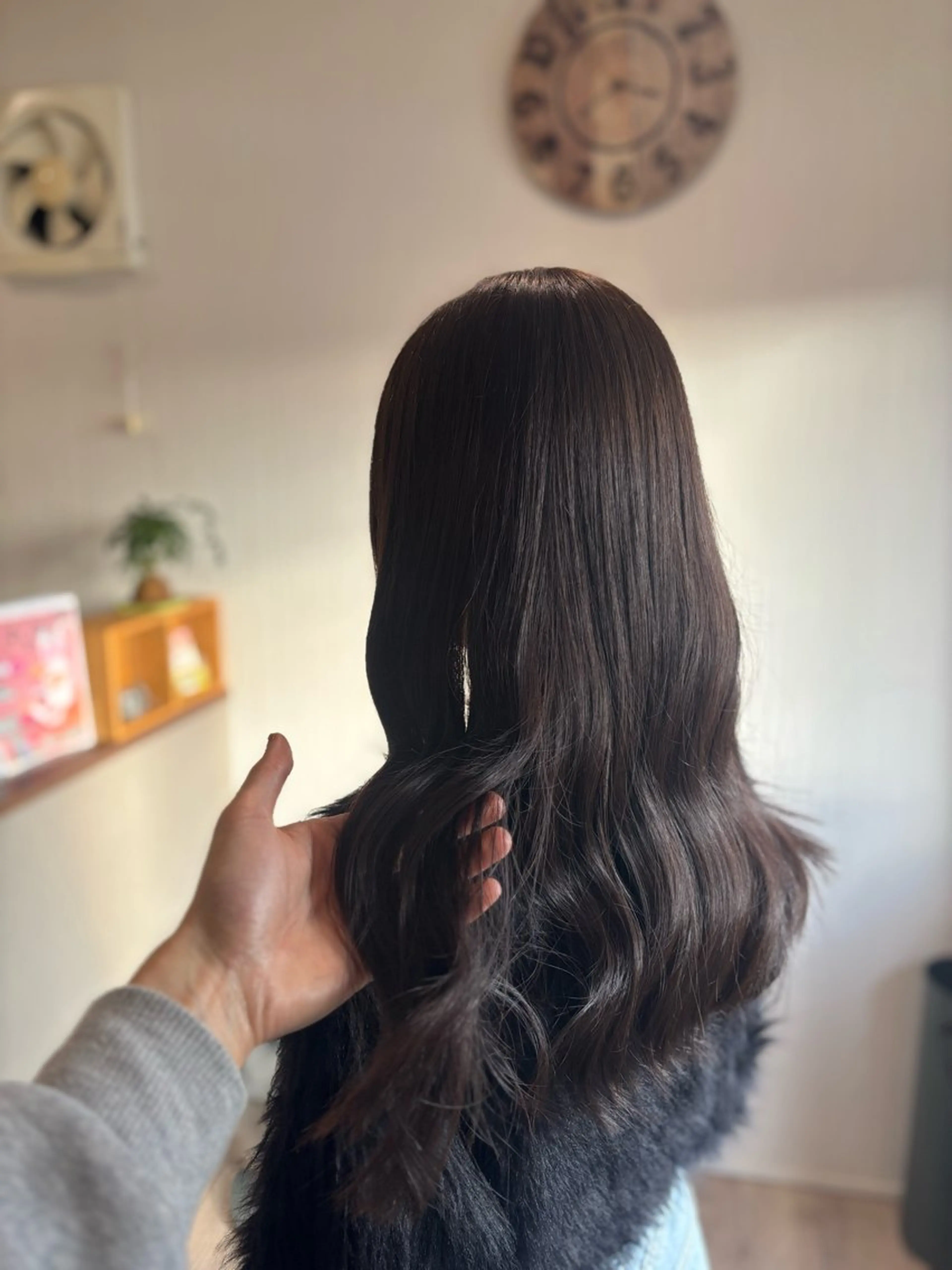 ロング カラー アッシュ ブリーチ ダブルカラー ブリーチなしカラー カット ヘアカラー トリートメント 藤田 陽斗のヘアスタイル