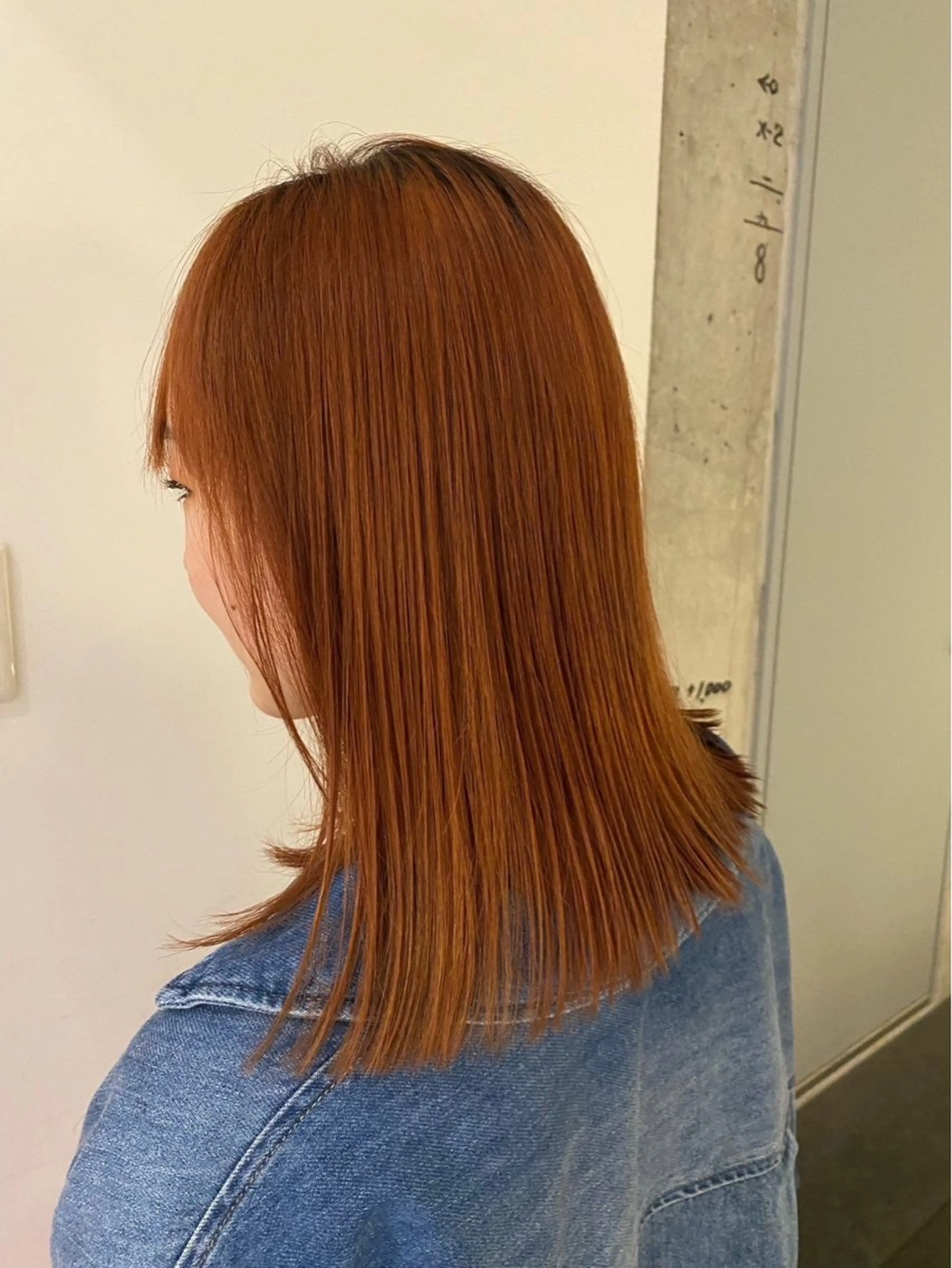 ミディアム カラー 三宅 凜佳のヘアスタイル