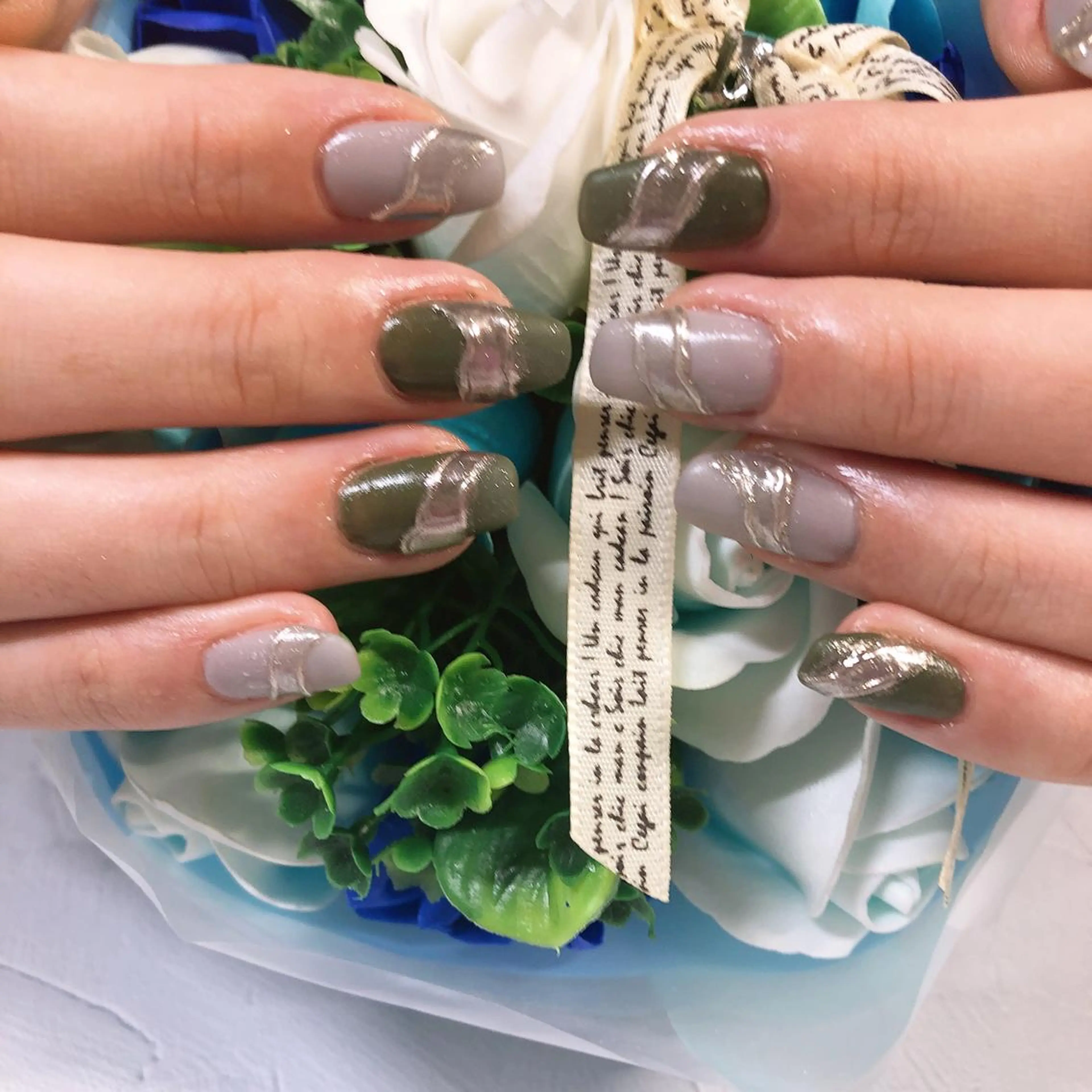 ネイル ミラーネイル シルバー 奥園 良恵のネイルデザイン