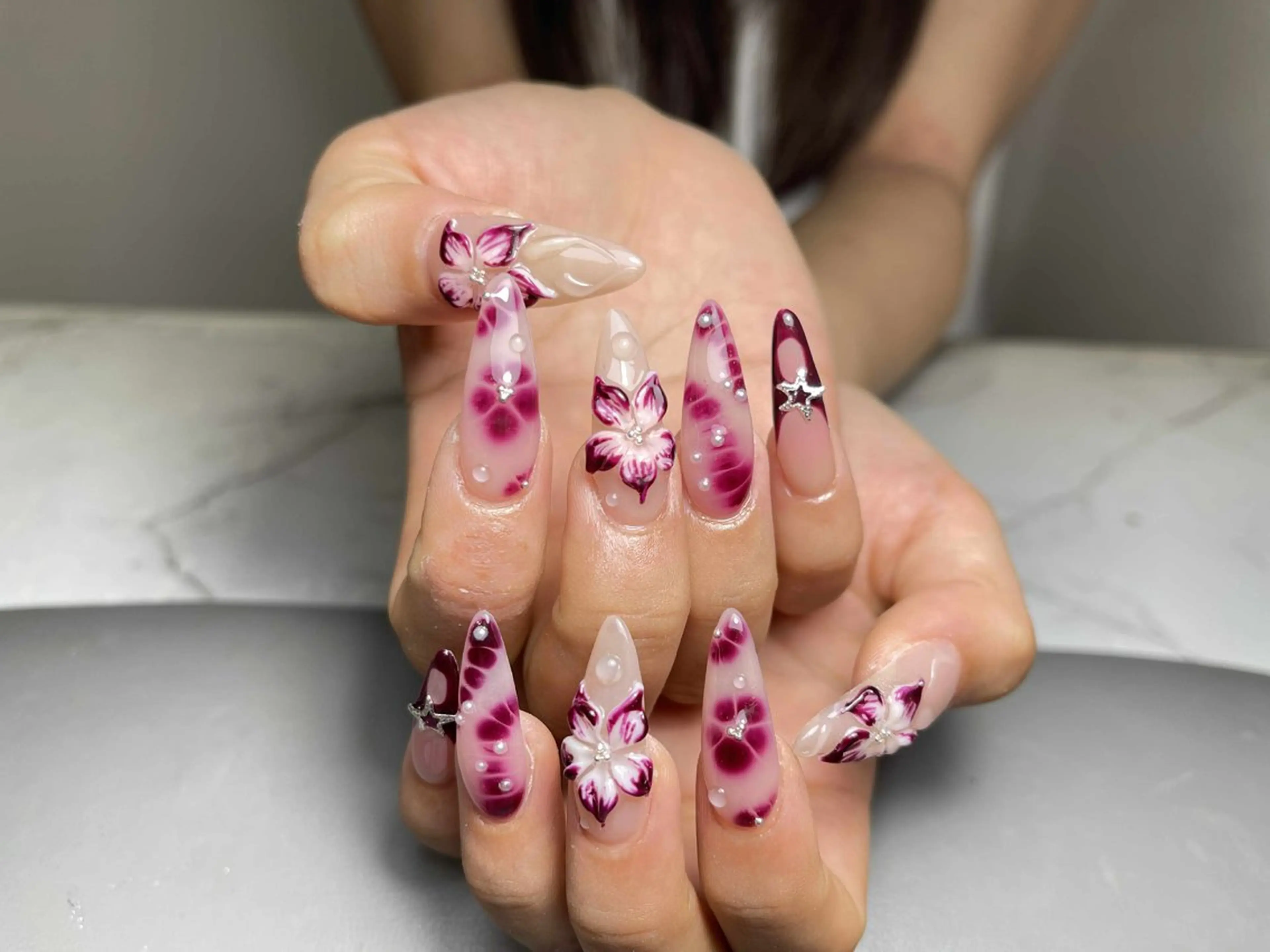 ネイル アートネイル フレンチネイル ジェルネイル グラデーション 韓国ネイル ハンドネイル 💕鈴木ユリ パラジェル/オフ無料のネイルデザイン