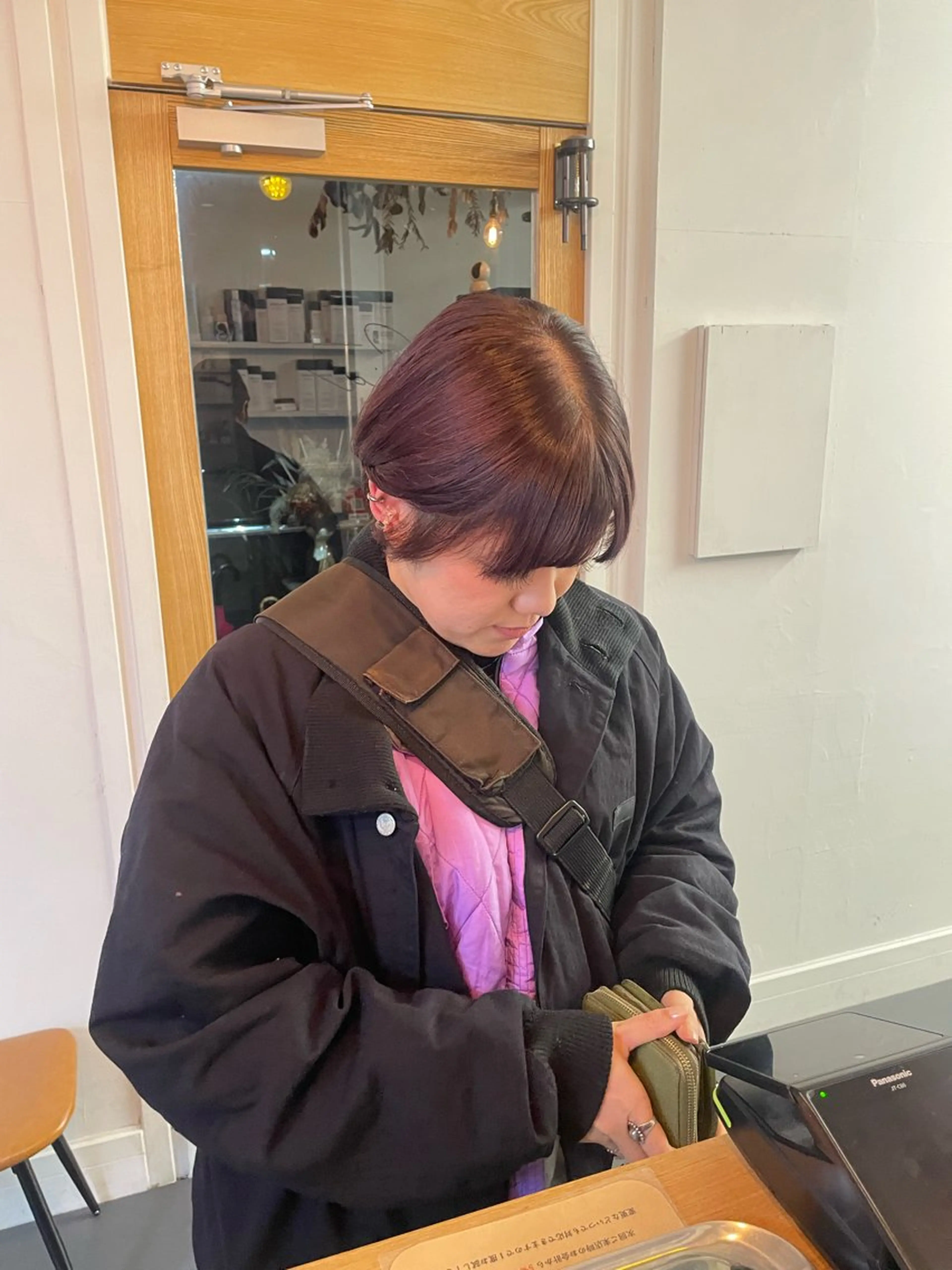 カラー ラベンダーカラー ヘアカラー トリートメント カリン/ カット・ブリーチのヘアスタイル