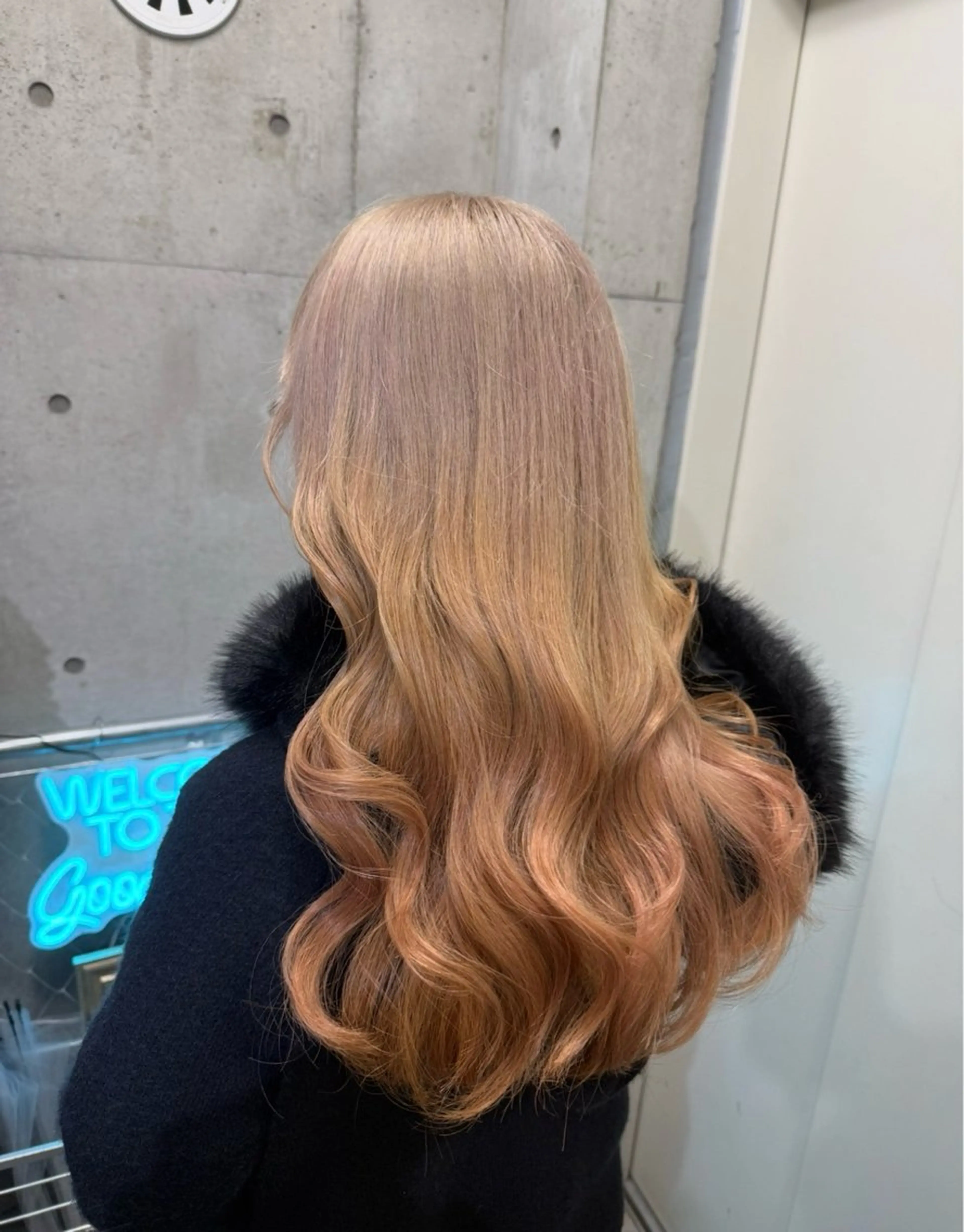 ロング カラー ヘアアレンジ ベージュカラー ダブルカラー ハイトーンカラー 顔周りカット 韓国風ヘア カット ヘアカラー トリートメント 渋谷/韓国レイヤー/ シールエクステ ななのヘアスタイル