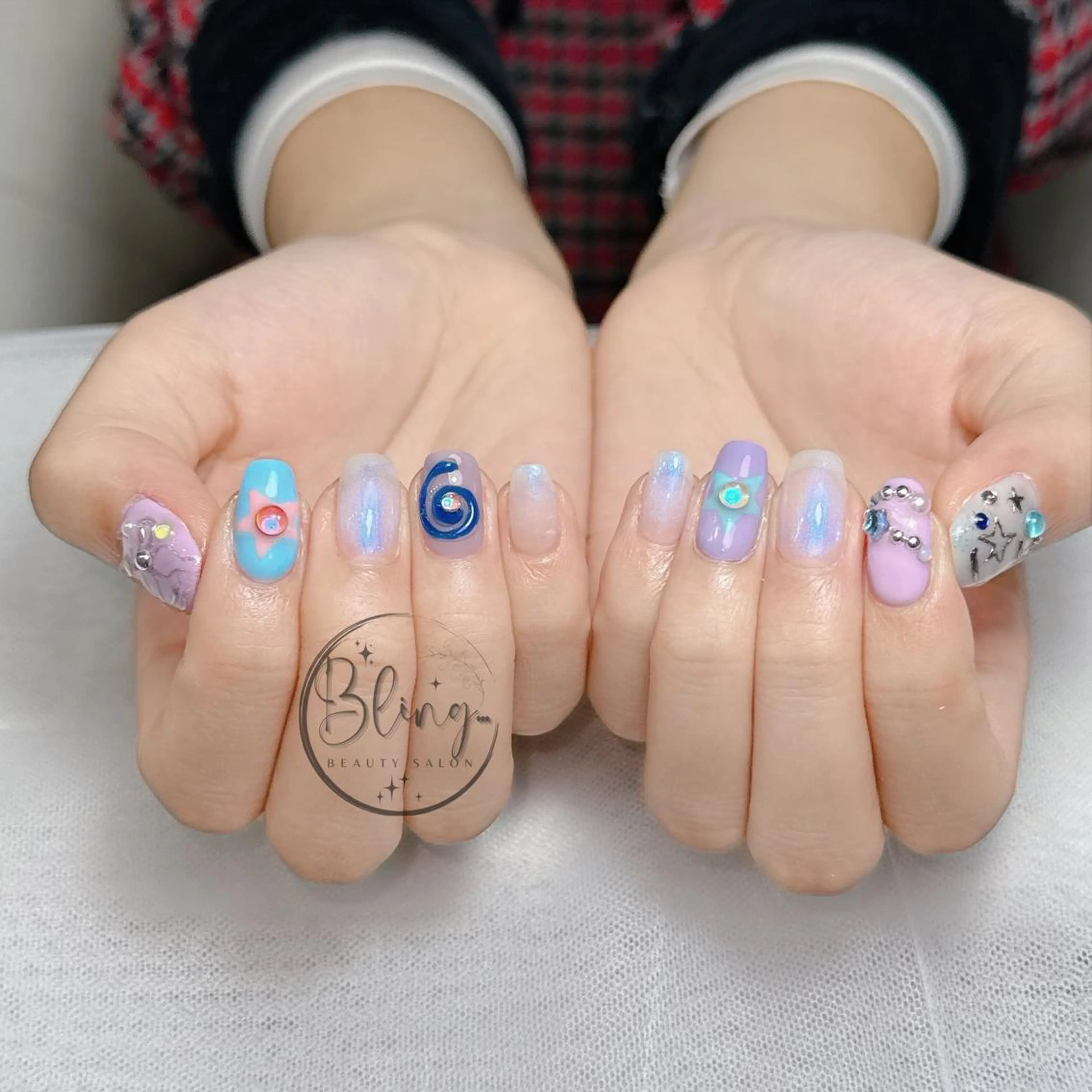 ミディアム 韓国風ヘア ハンドネイル Bling Salonのネイルデザイン