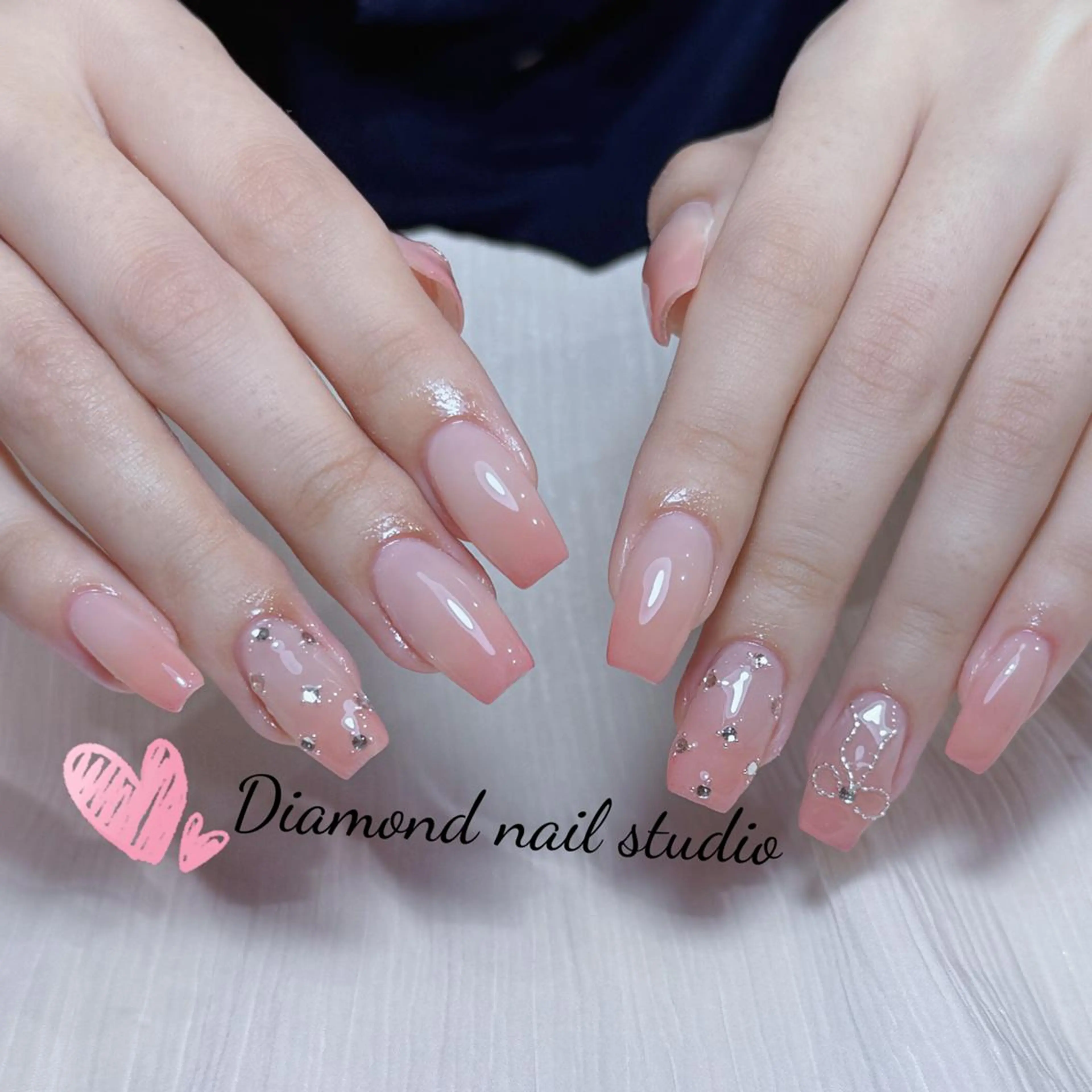 ネイル アートネイル オーロラネイル ガーリー キラキラネイル マグネットネイル ハンドネイル DIAMOND 💅のネイルデザイン