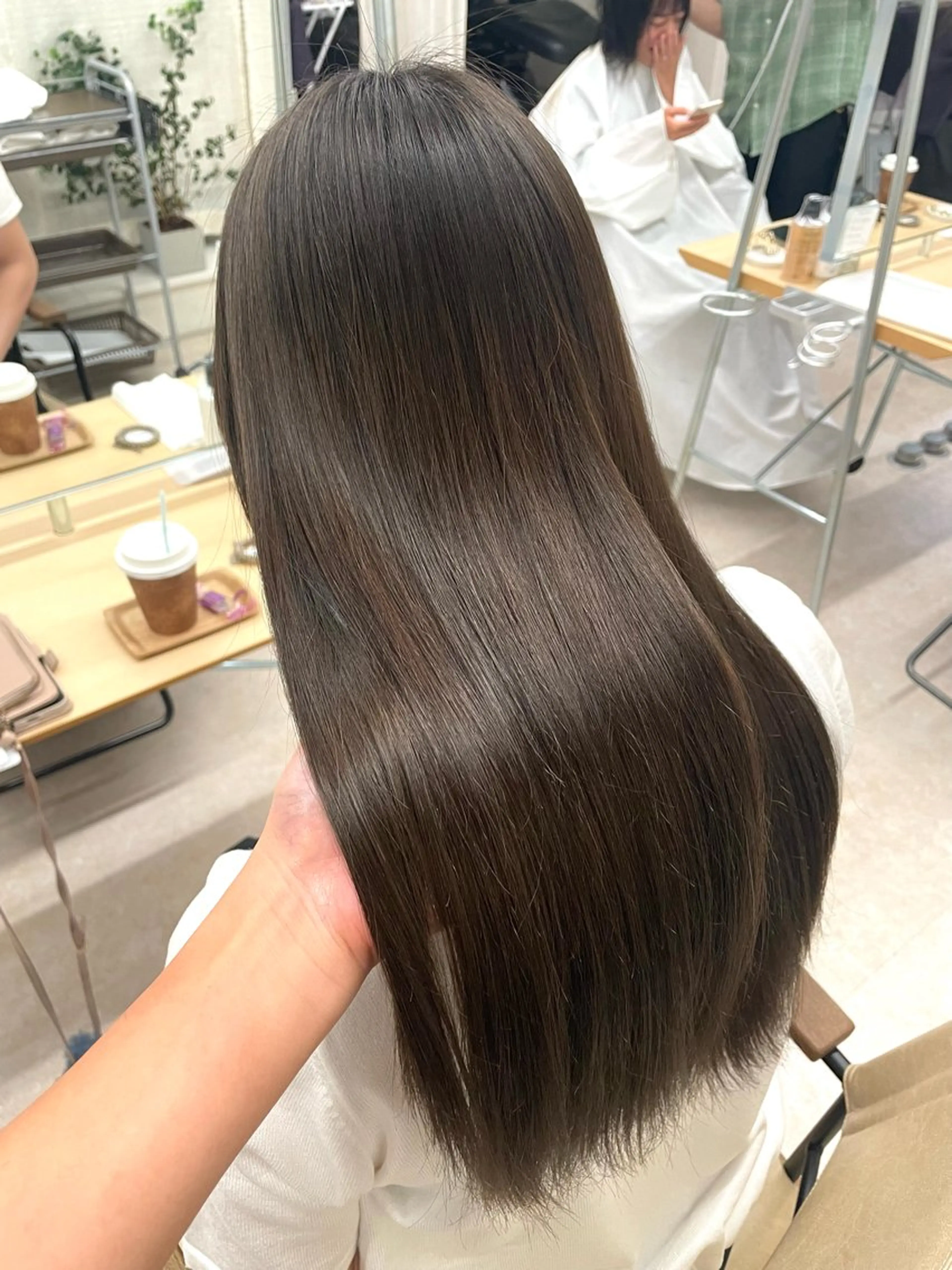 カラー 辺見 葵のヘアスタイル