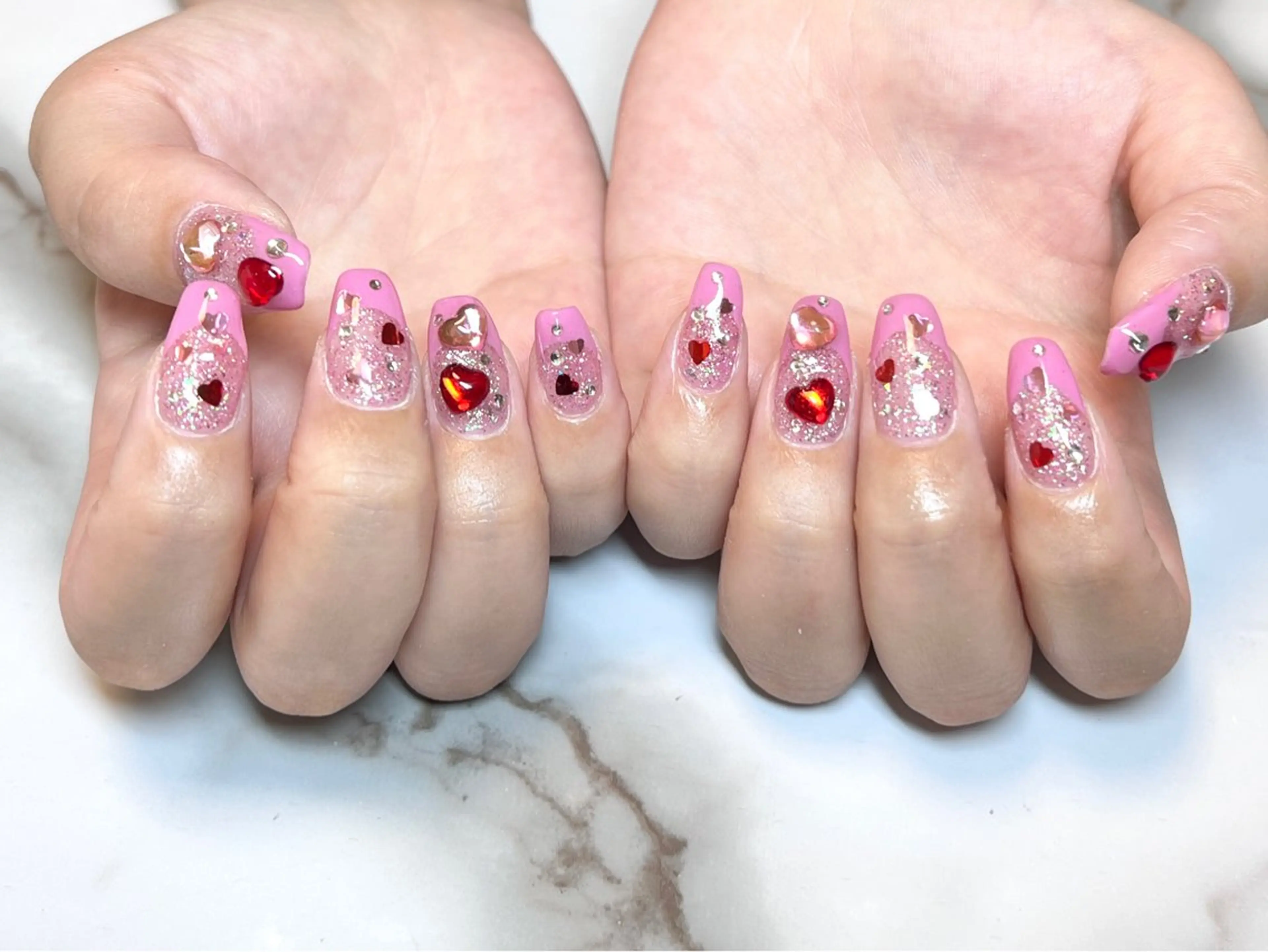 ミディアム ネイリスト シンのネイルデザイン