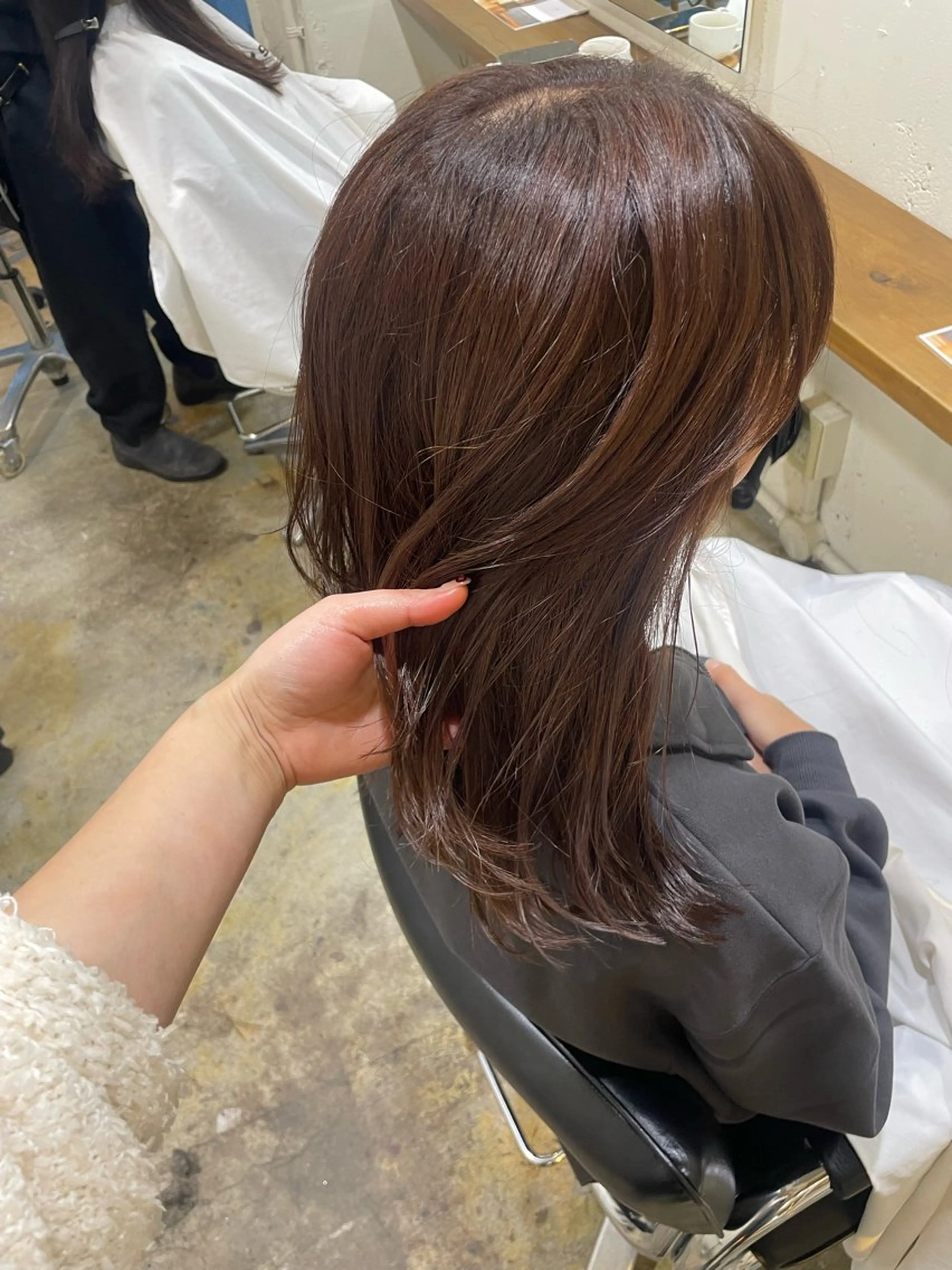 ミディアム カラー ベージュカラー ラベンダーカラー ラベンダーベージュ MIOベージュカラー 柔らかいカラーのヘアスタイル