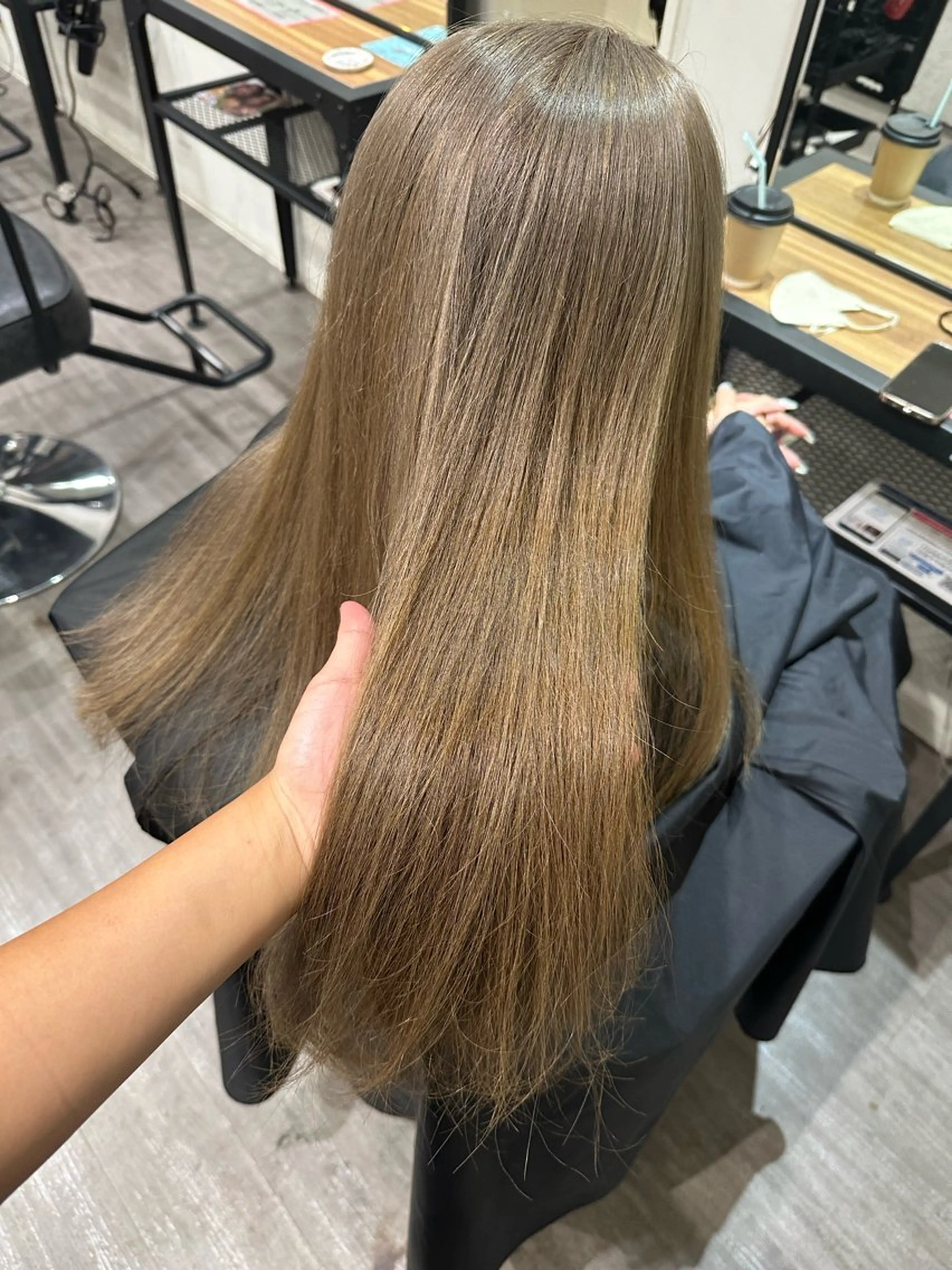 ロング カラー グレージュ ミルクティーグレージュ カット ヘアカラー トリートメント 艶髪レイヤー上田 紗也🇰🇷💗のヘアスタイル