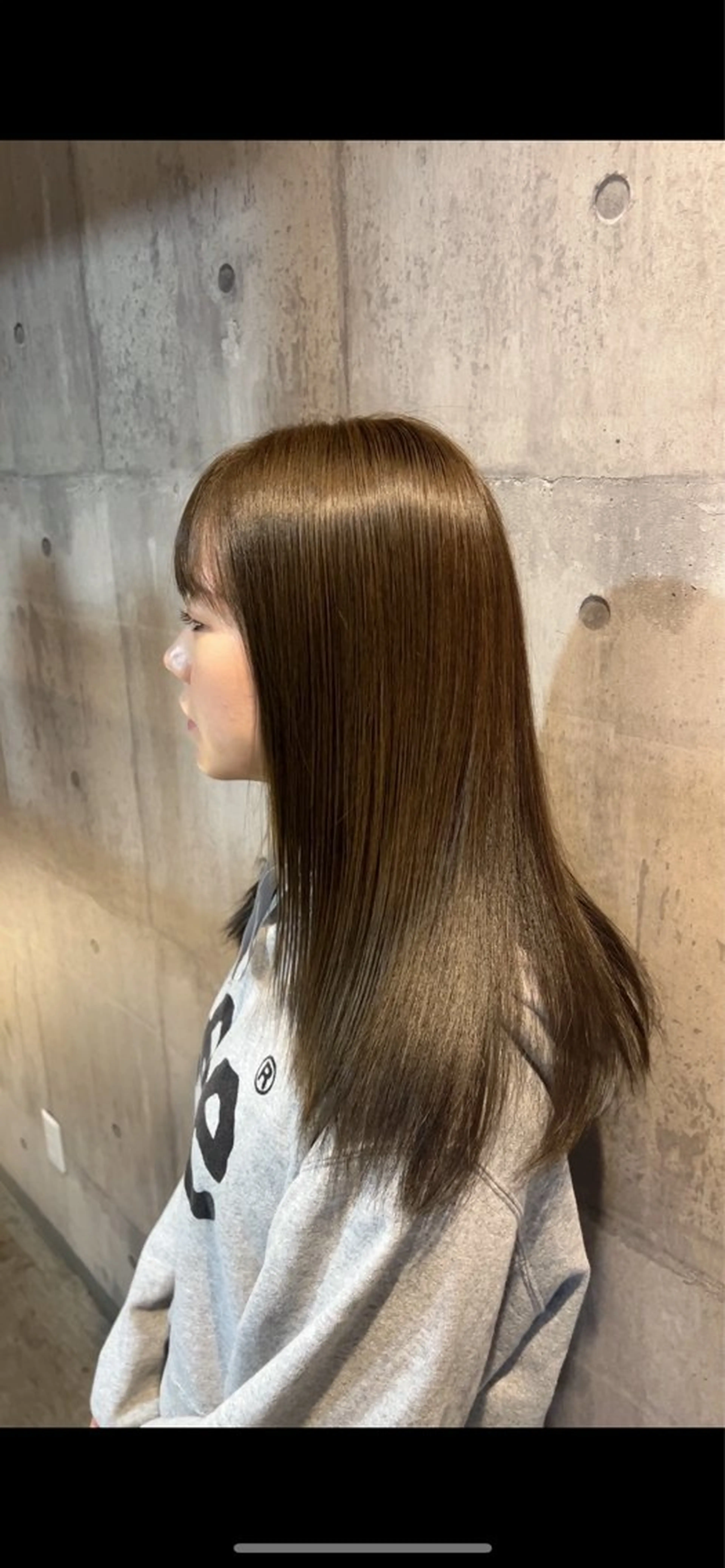 セミロング Nagi レイヤー カット ブリーチ募集のヘアスタイル