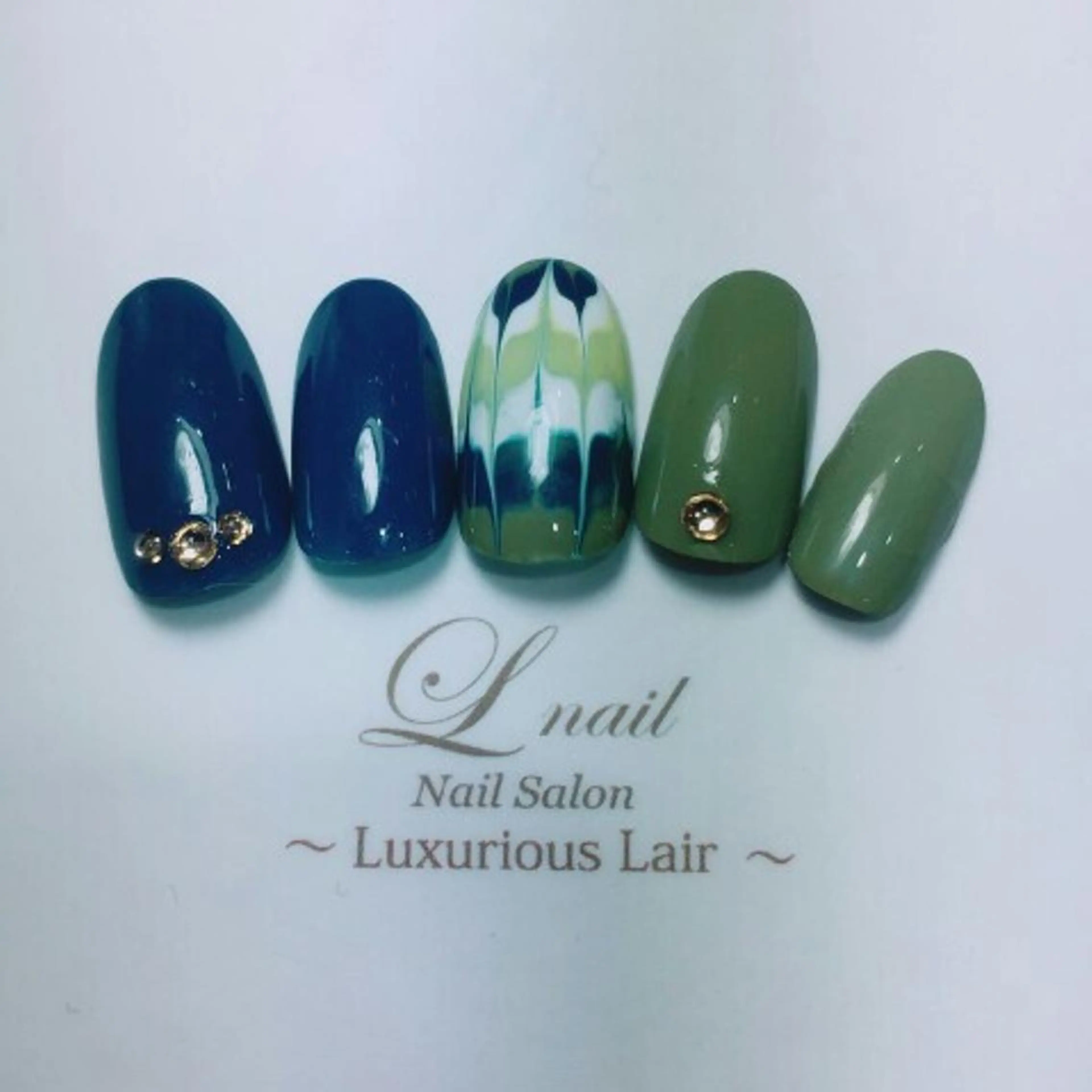 ネイル ワンカラーネイル ピーコックネイル エルネイル アシスタントのネイルデザイン