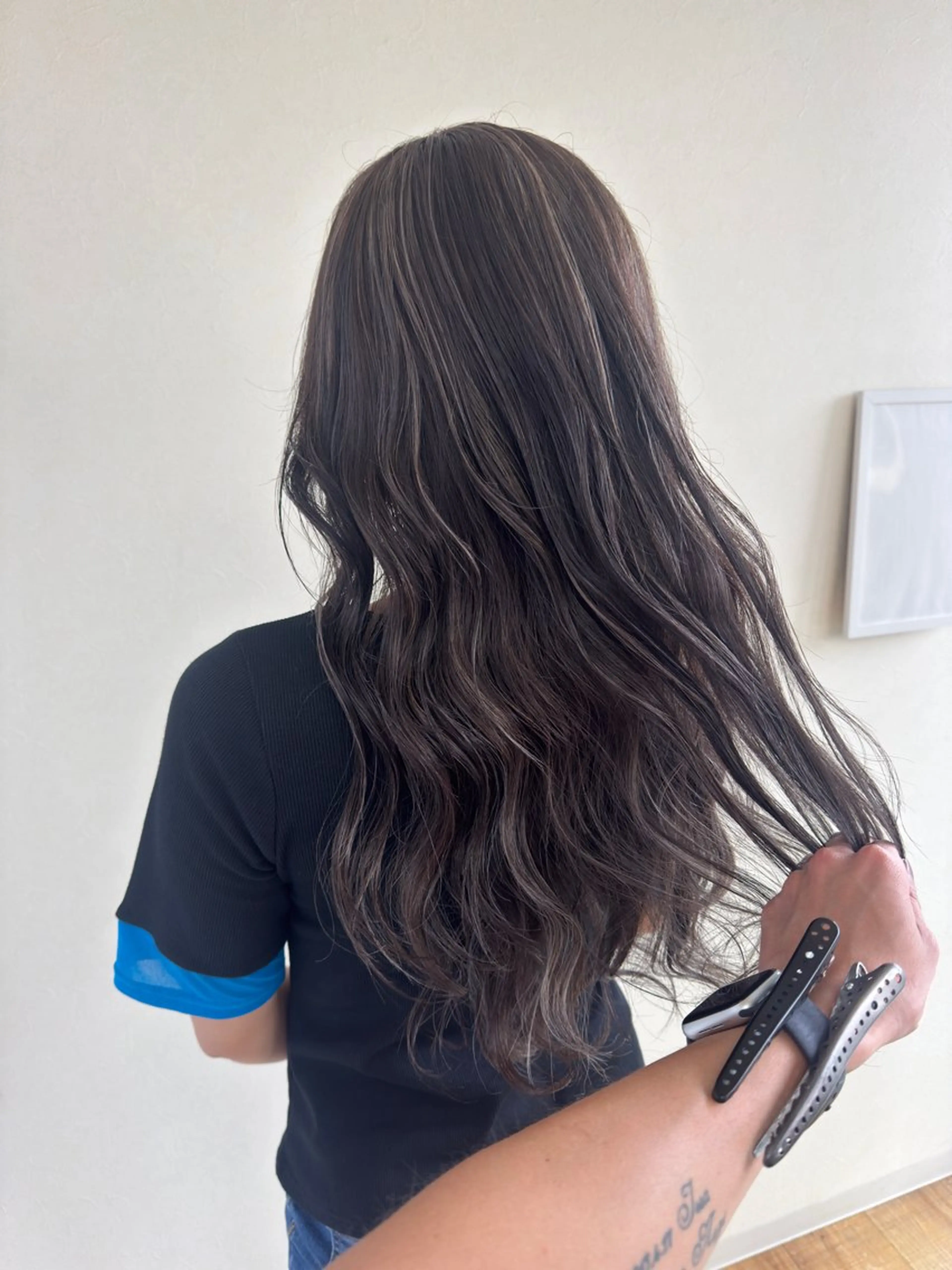 ロング カラー グレージュ ハイライトカラー ハイライト ハイライトカラー✨ グレージュ✨鎌倉光洋のヘアスタイル