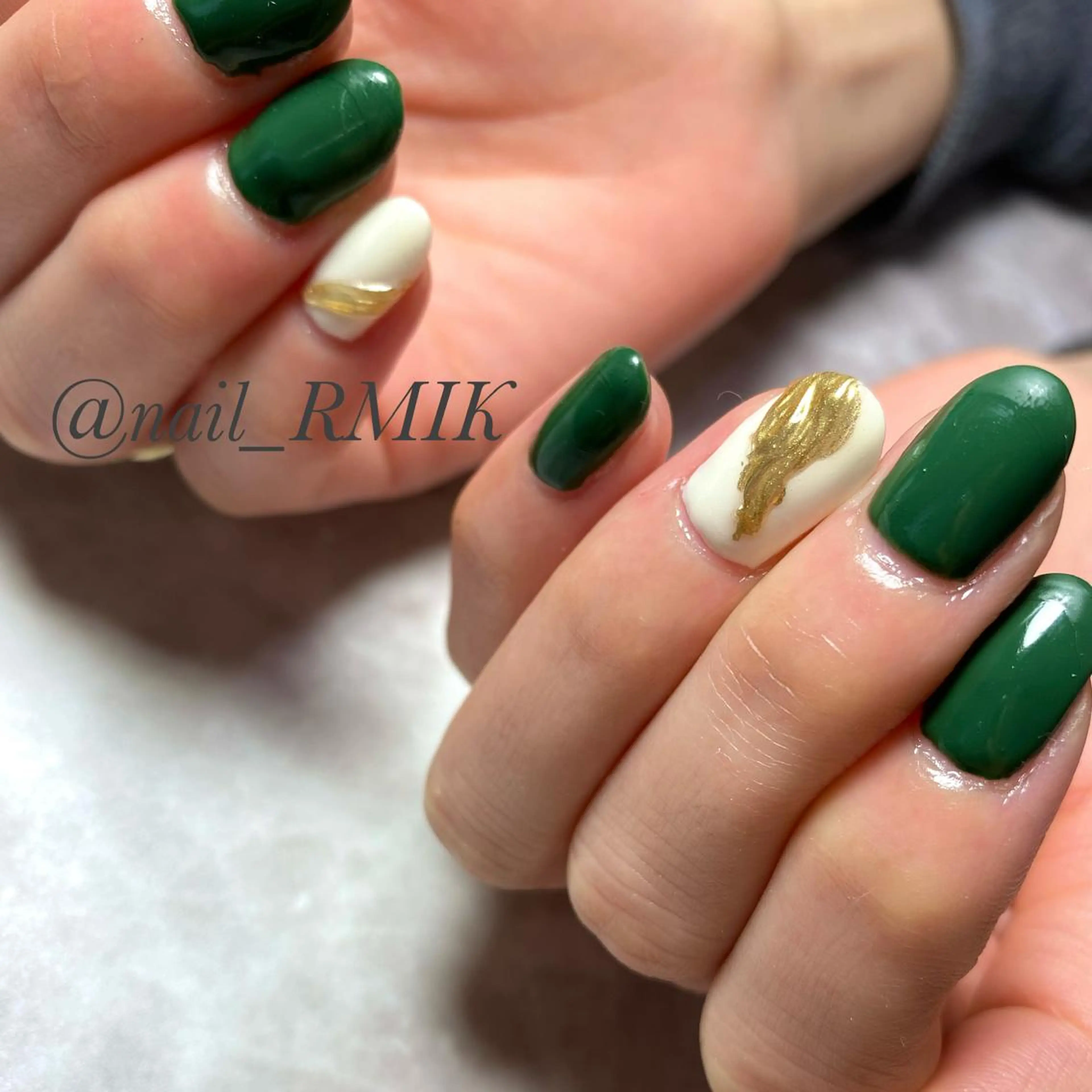 ネイル ジェルネイル グリーン ミラーネイル ハンドネイル nailsalon RMIKのネイルデザイン