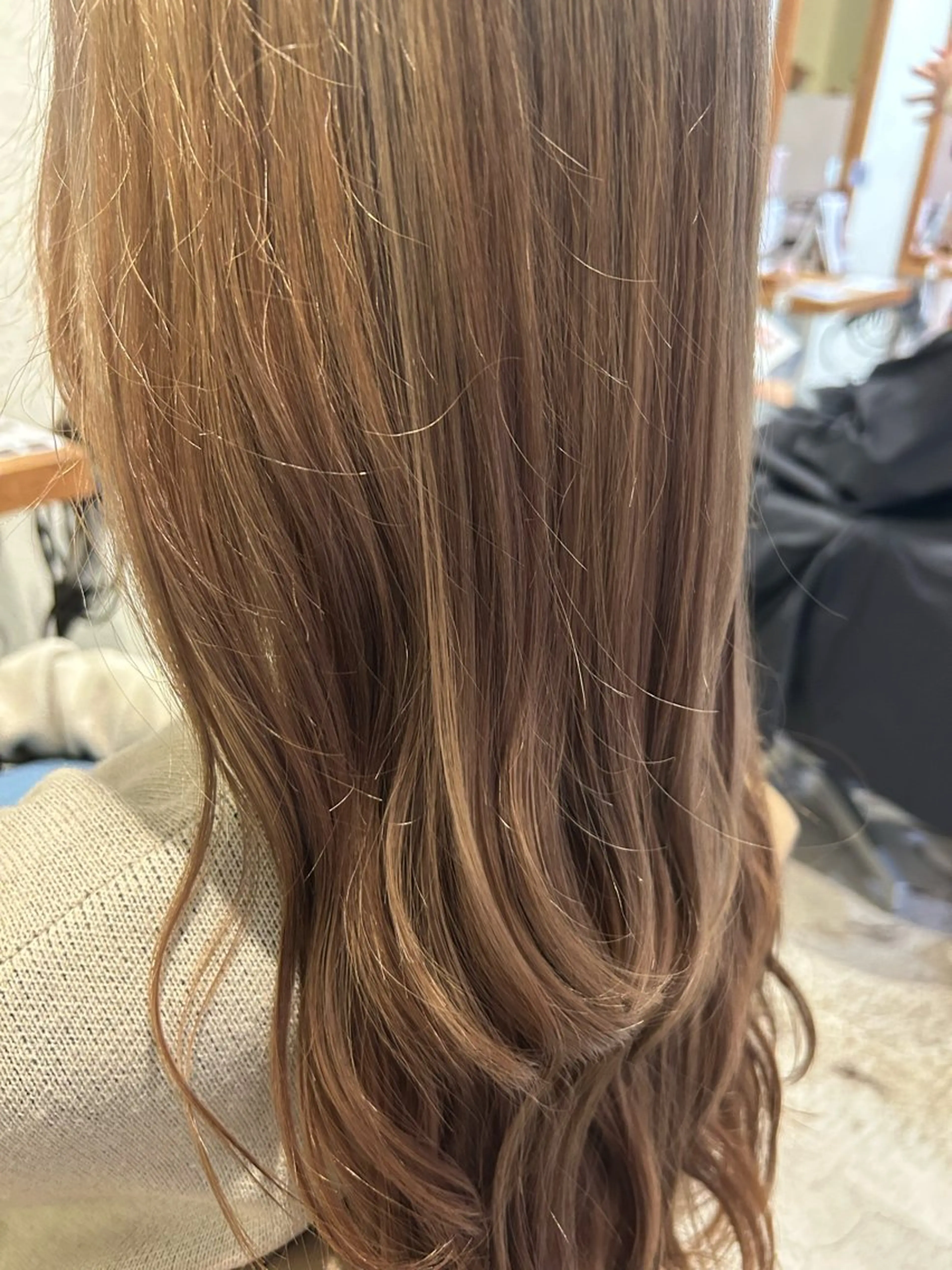 カラー ブリーチ ヘアカラー 美容室fuhcoh朝日ヶ丘店所属・濱崎 めいのヘアスタイル