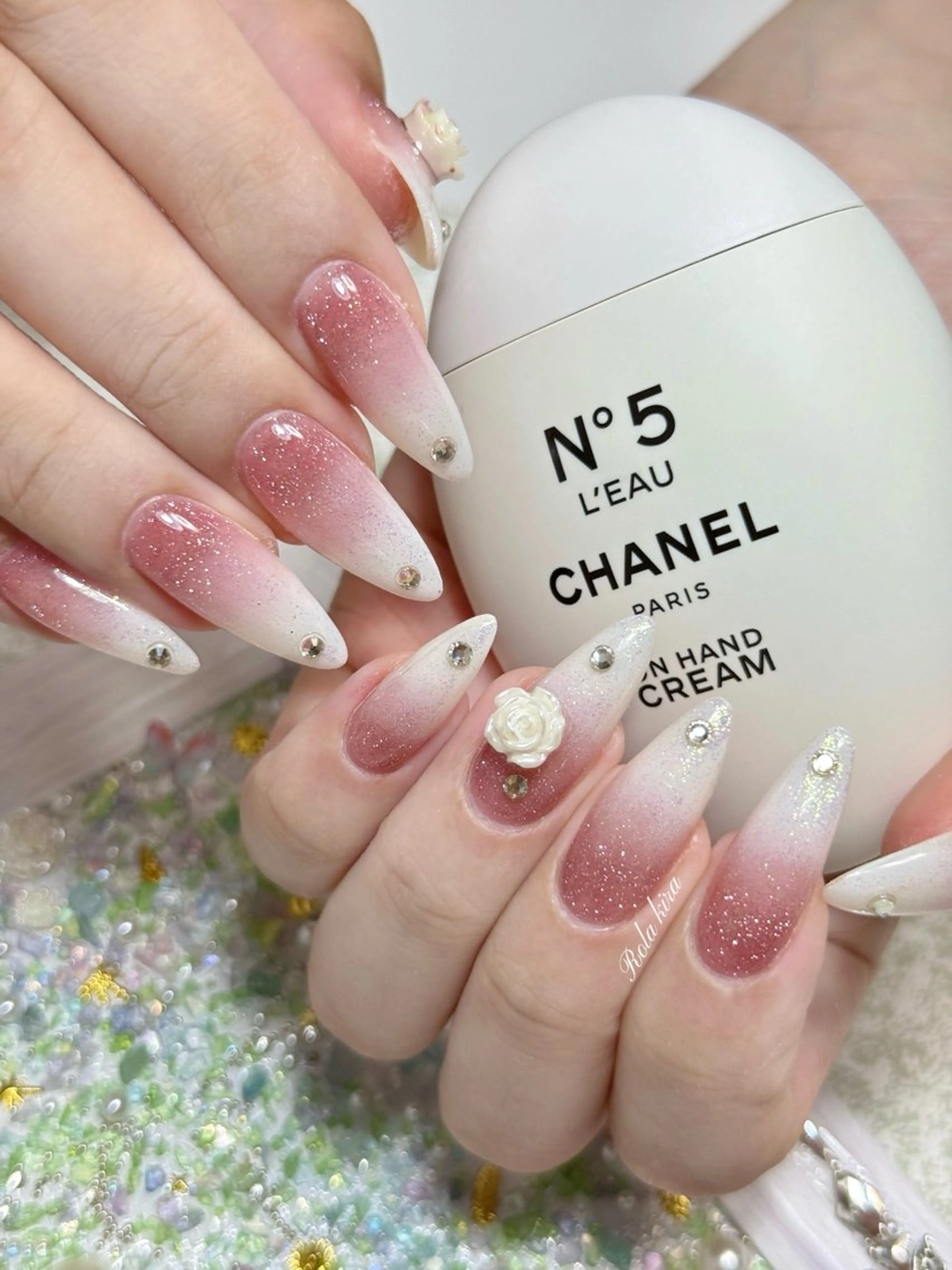 ネイル オーロラネイル フラワーネイル フレンチネイル ジェルネイル ガラスフレンチ ハンドネイル Rola kira nail salon所属・Rola kira 麗のネイルデザイン