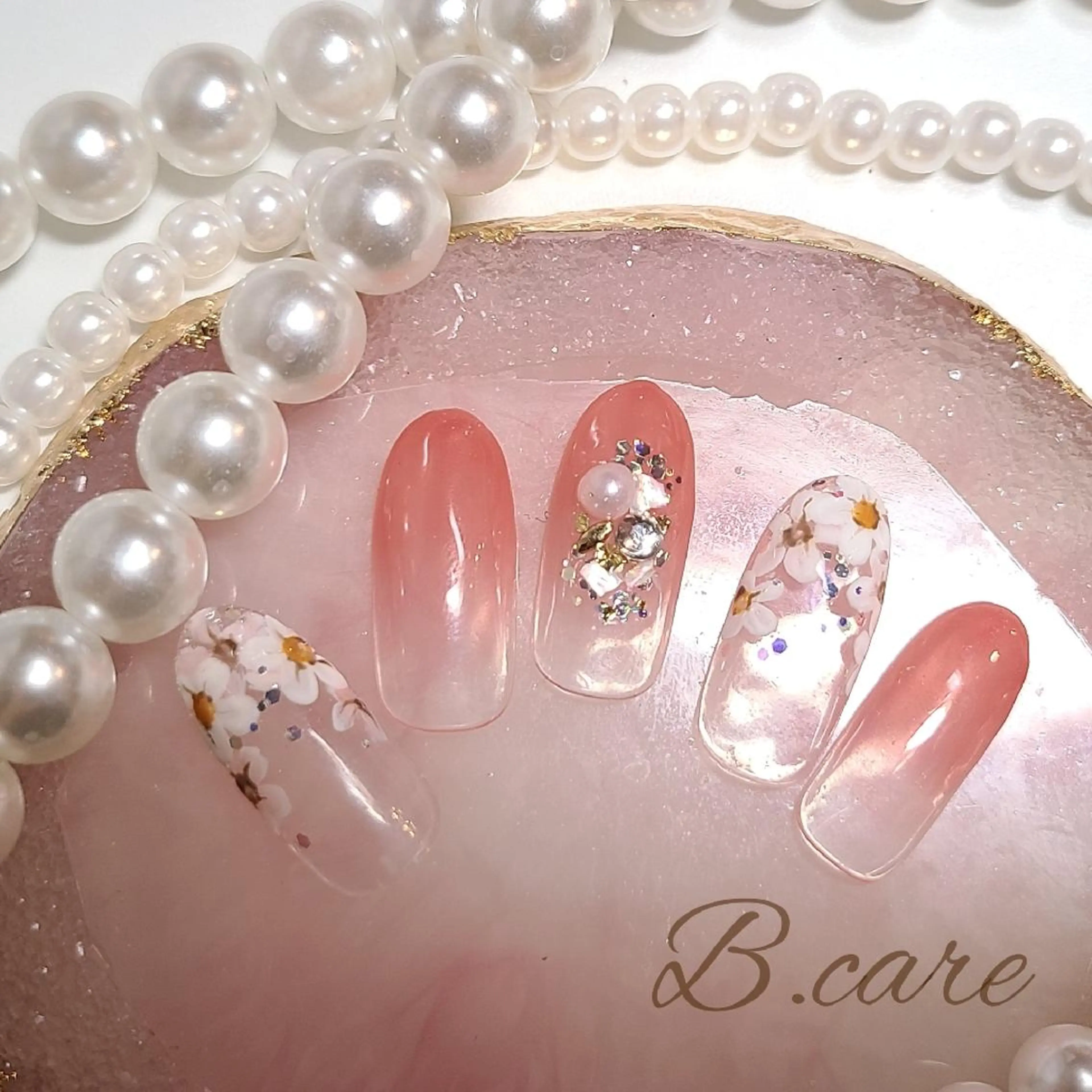 ネイル アートネイル ビーケア自由が丘所属・えみ えみのネイルデザイン