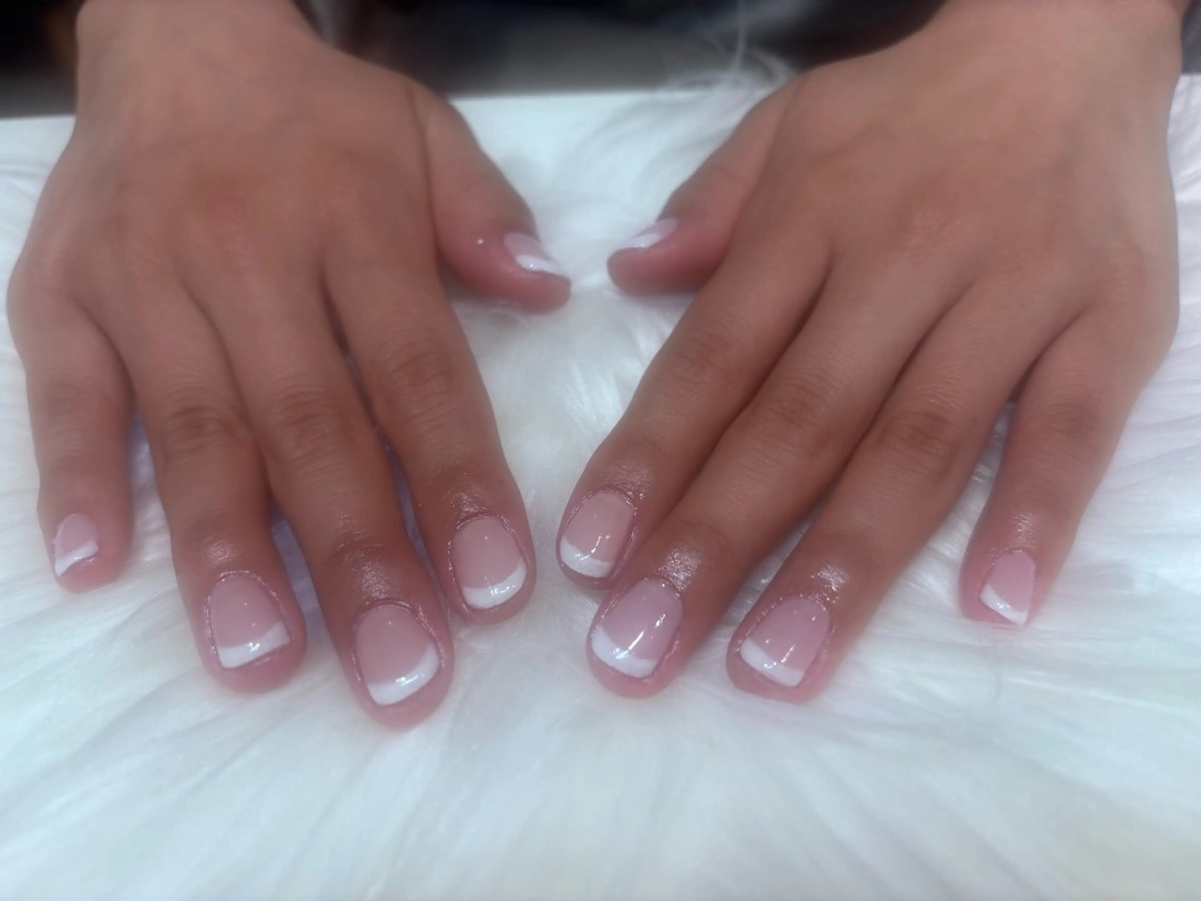 ネイル フレンチネイル CECIL beauty labo所属・田中 梨奈のネイルデザイン