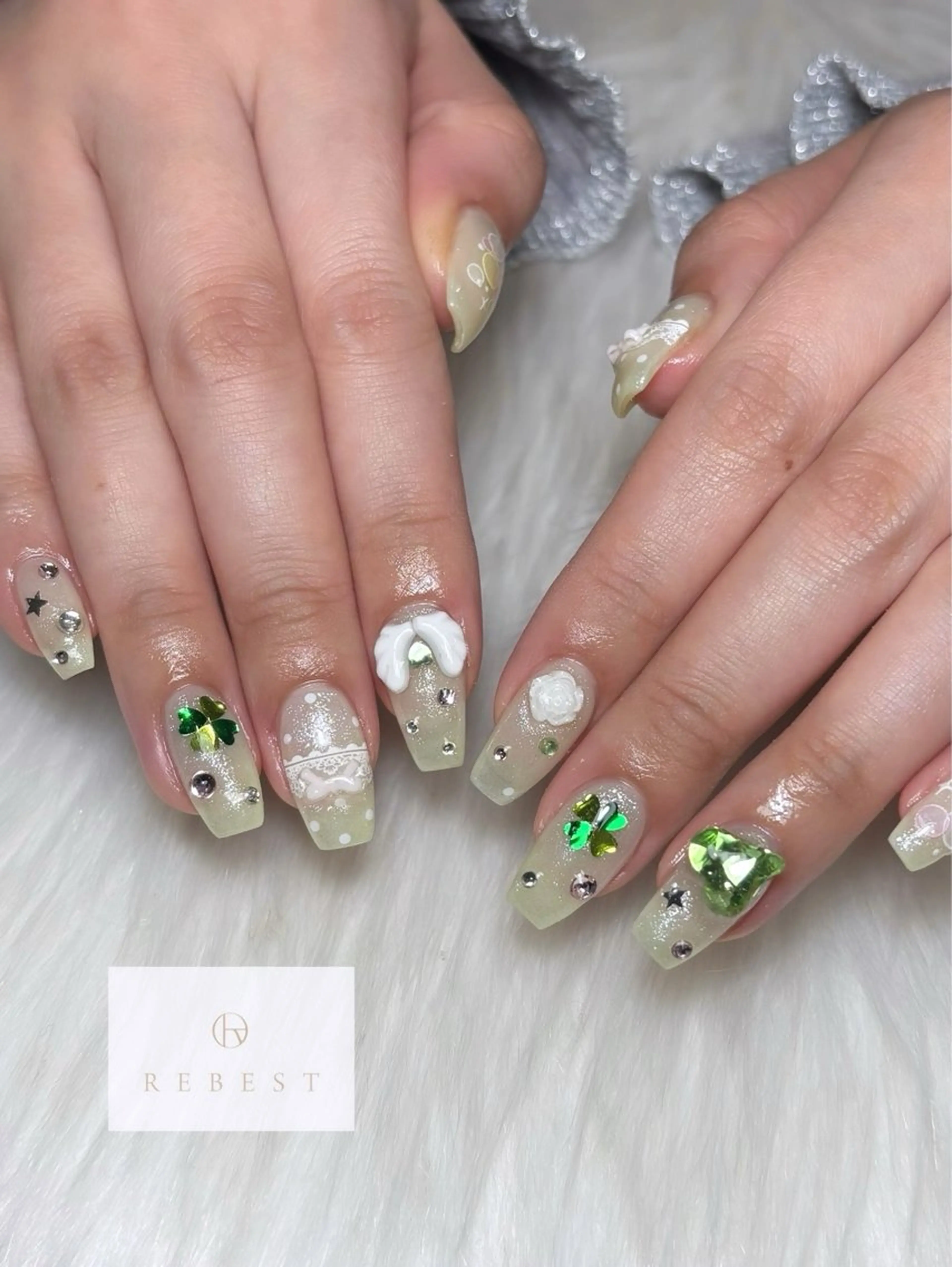 ネイル CURUMI REBEST 京橋のマツエク・マツパデザイン