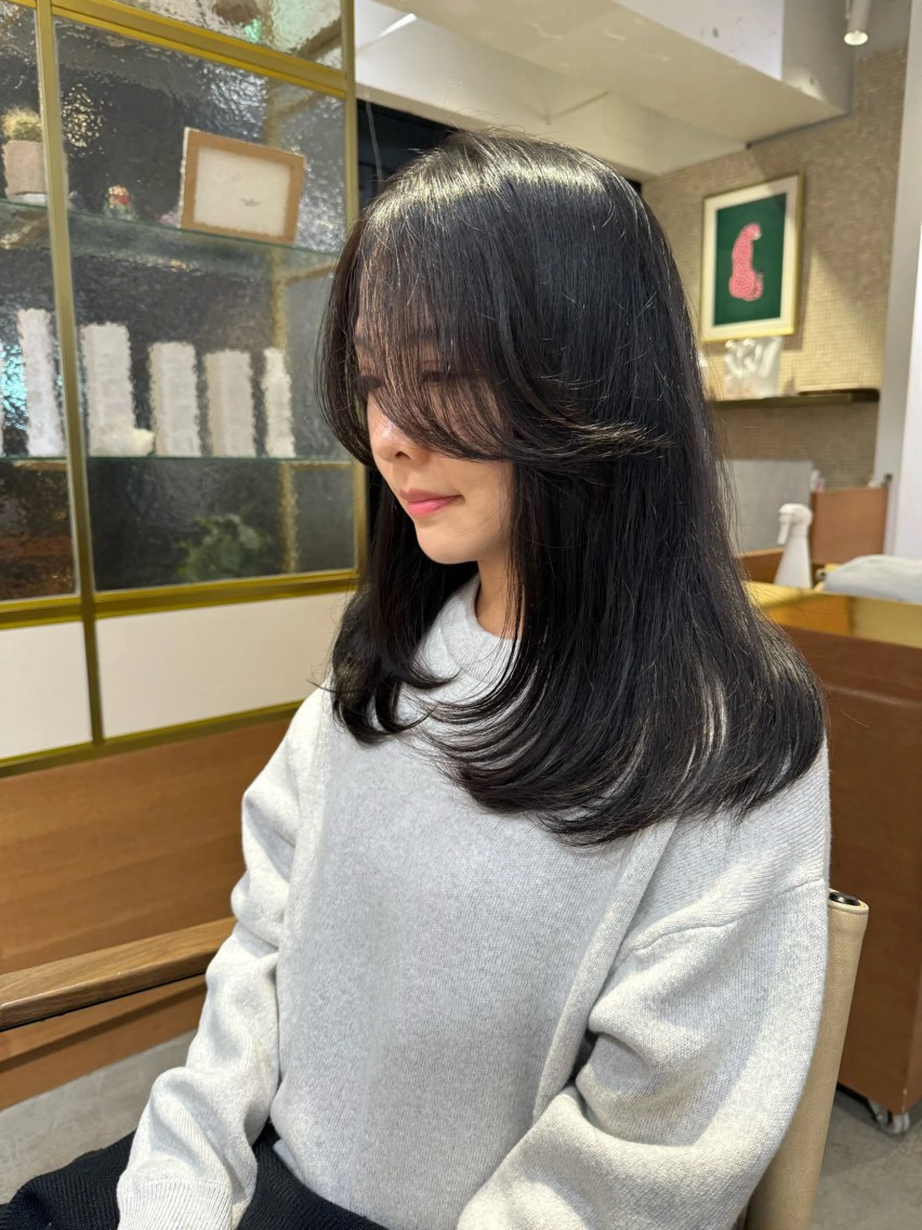 セミロング 顔まわりレイヤー 顔周りカット レイヤーカット ナガミネアリサ/ 学芸大学/海外ヘアのヘアスタイル