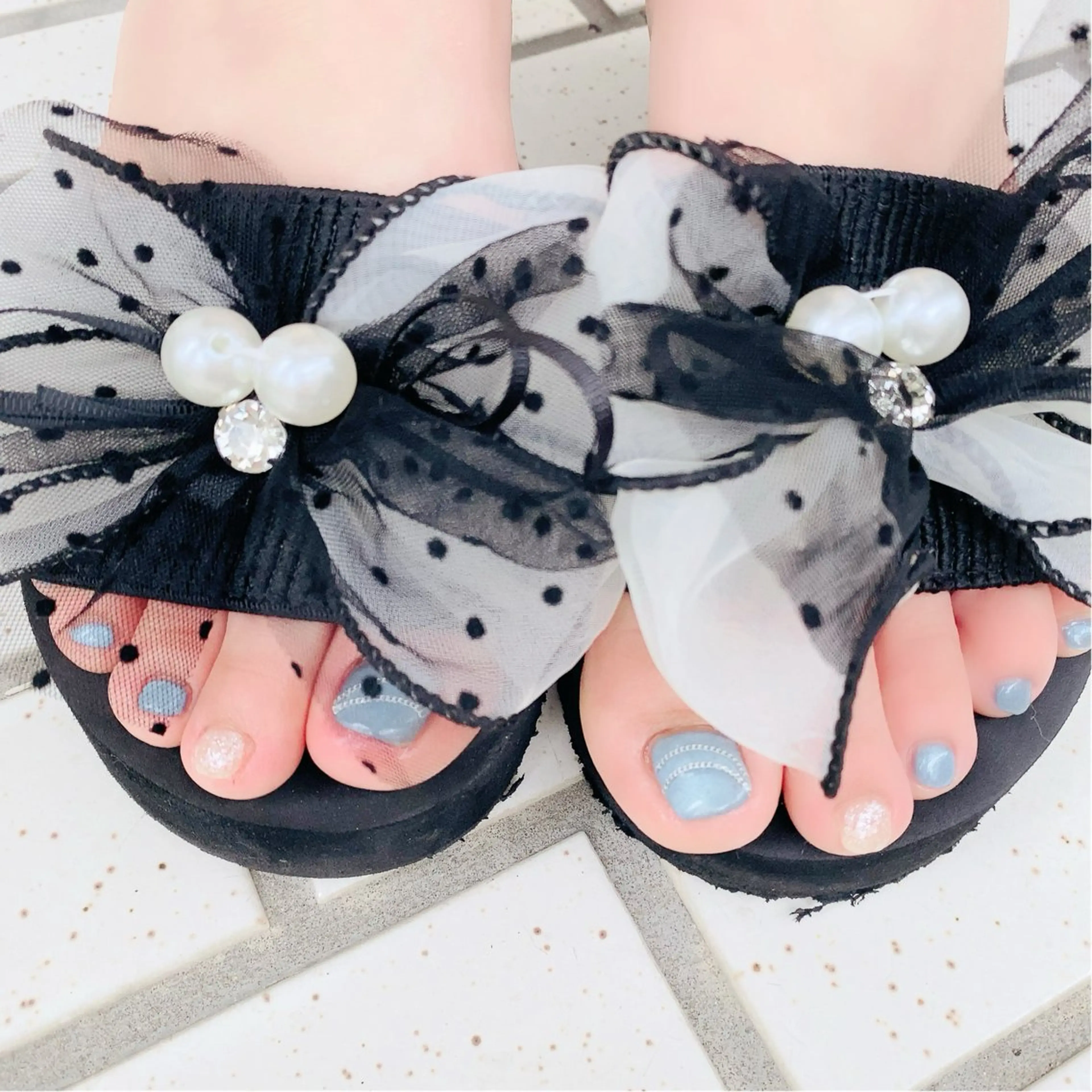 ネイル ジェルネイル ラメ(グリッター) フットネイル マジョリカ ブルーのネイルデザイン