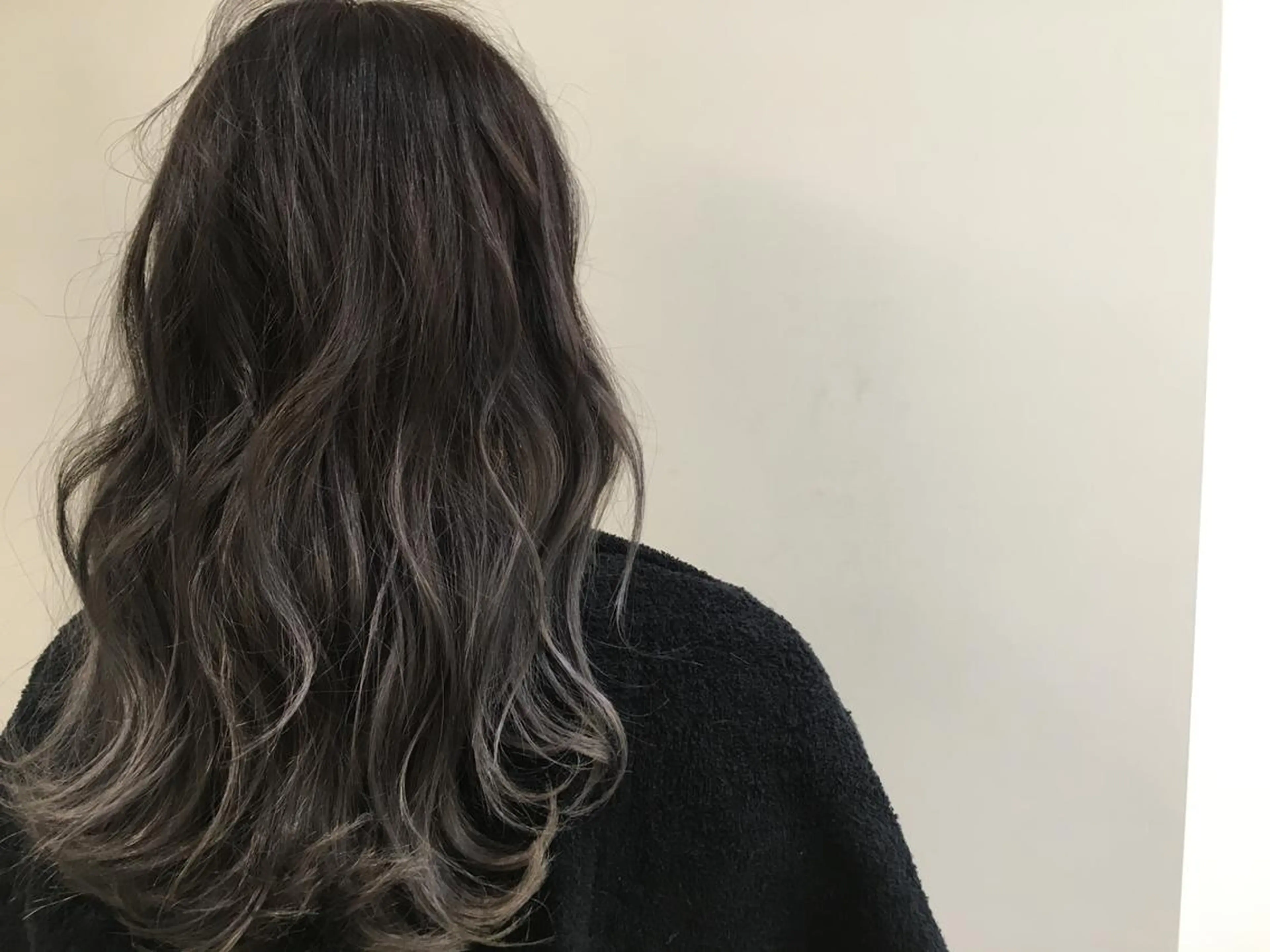 ミディアム カラー アディクシーカラー イルミナカラー due hair 京都駅前店 MILBON オージュア認定サロン【デューヘアー】所属・ハイトーンブリーチ 土坂　由志【京都】のヘアスタイル