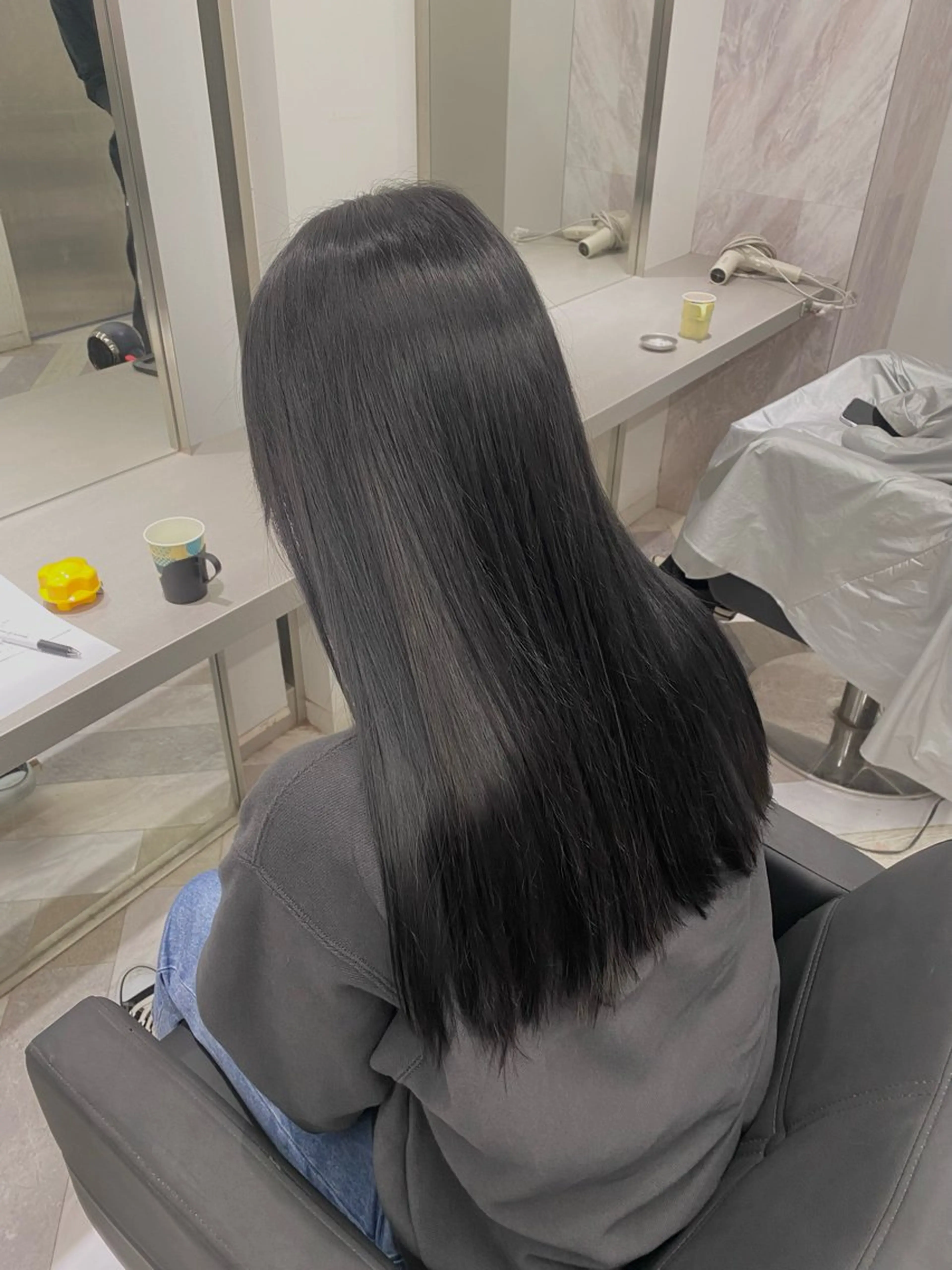 カラー 黒髪 ブルーカラー ブルーブラック 透明感カラー towa / EIGHTのヘアスタイル