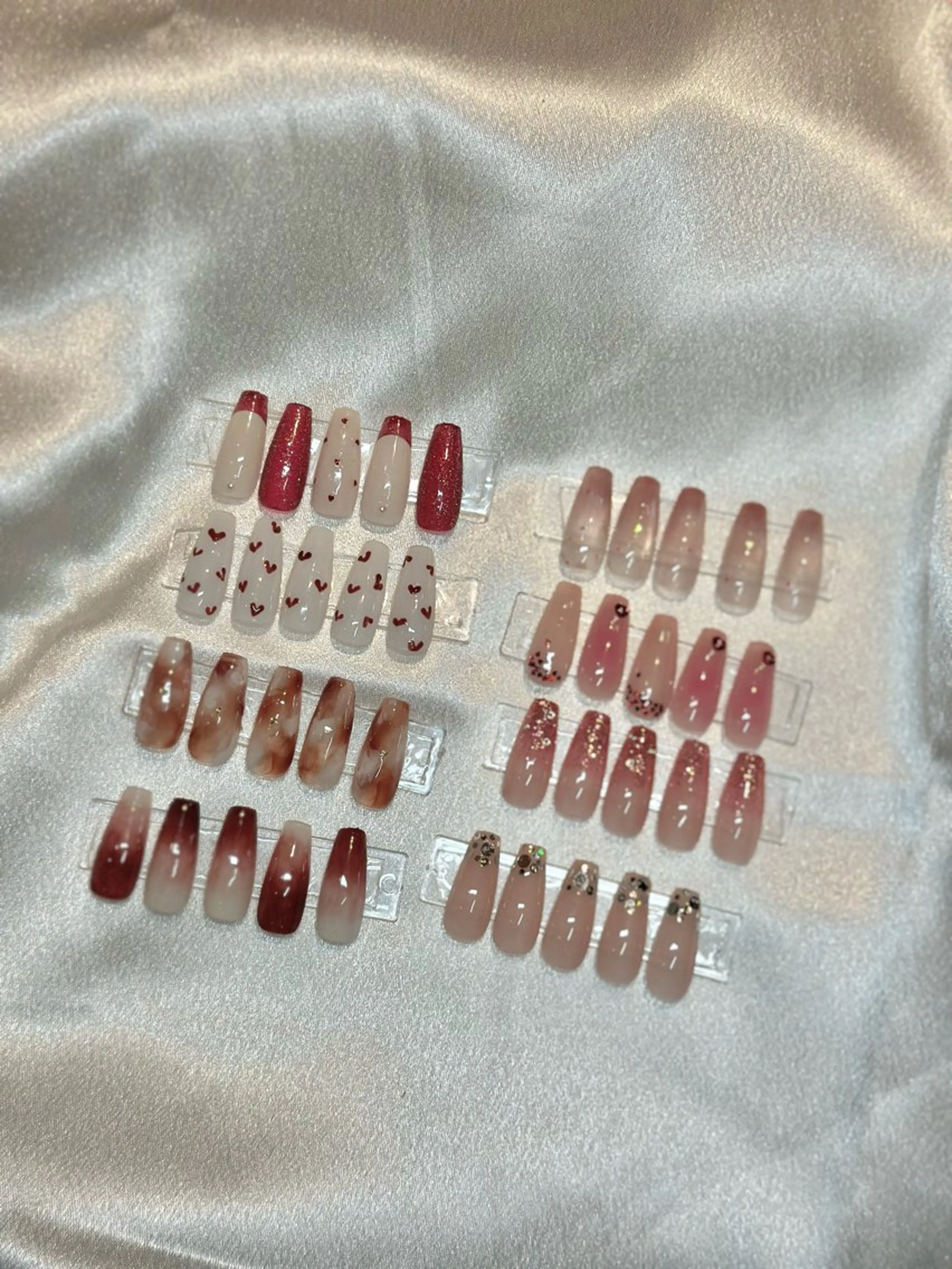 大人バレンタインネイル❤️🩷の写真