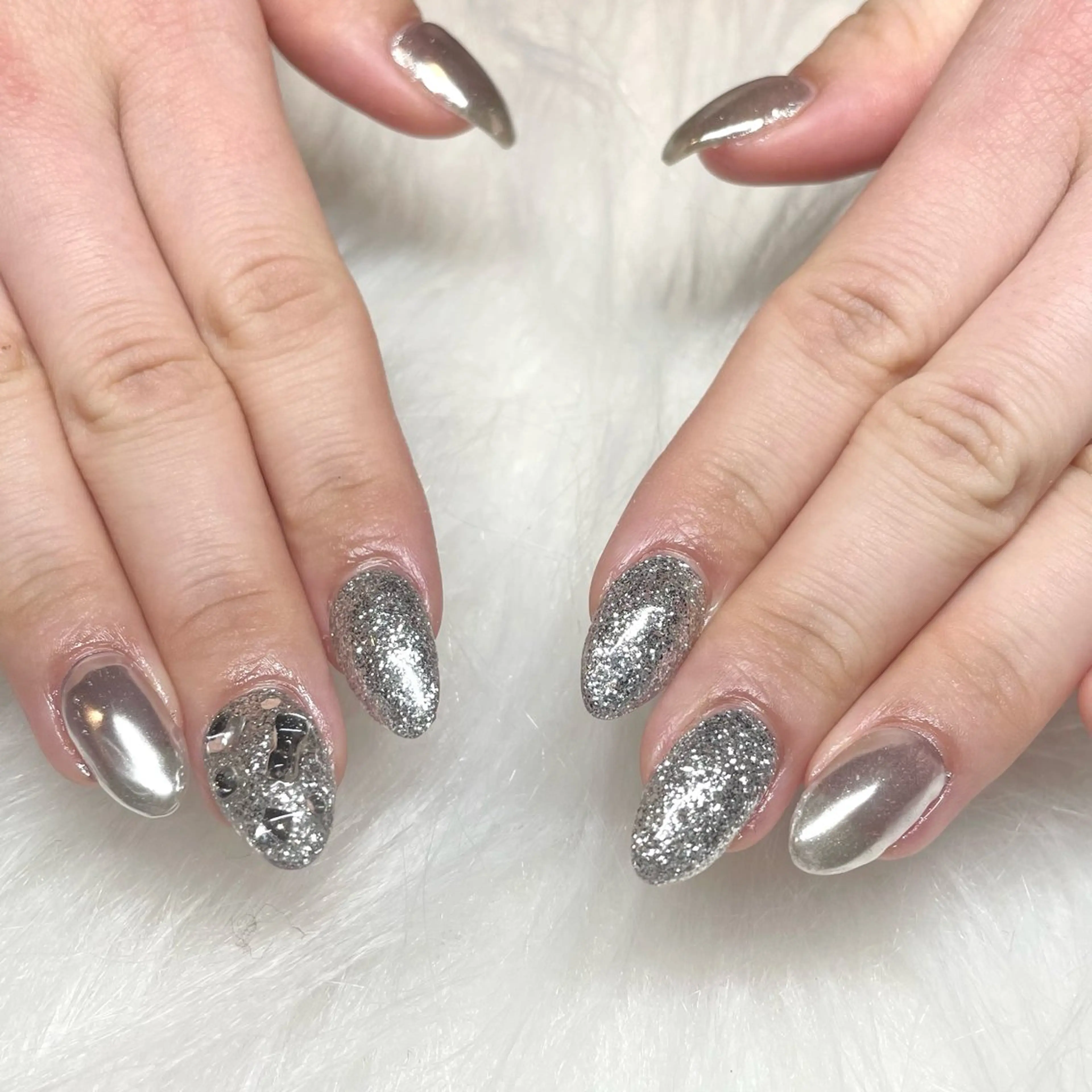 ネイル ミラーネイル ハンドネイル Nail ヌシん家 AKANEのネイルデザイン