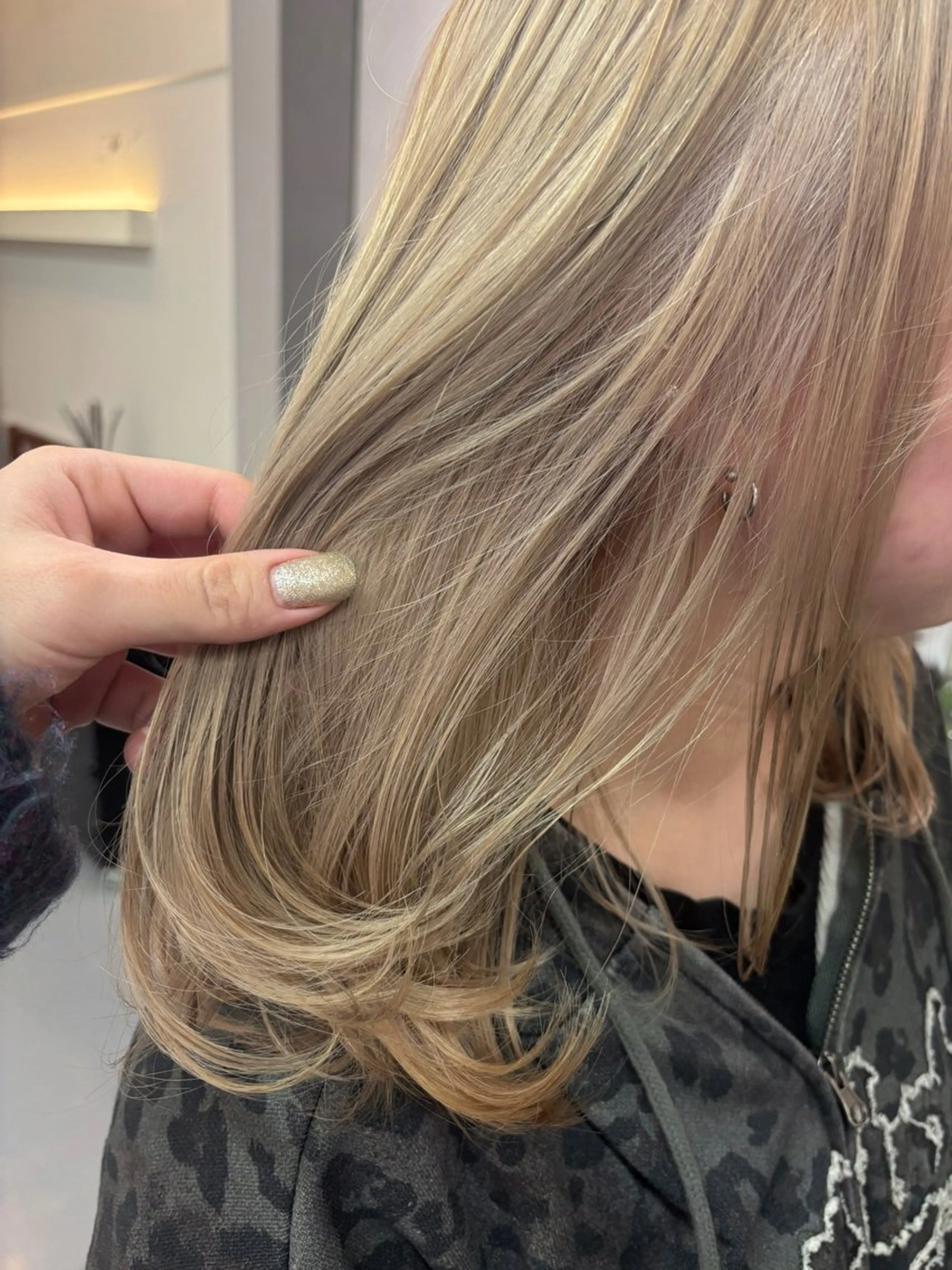 ミディアム ヘアカラー ooit所属・ooitヨシダ ミナミのヘアスタイル