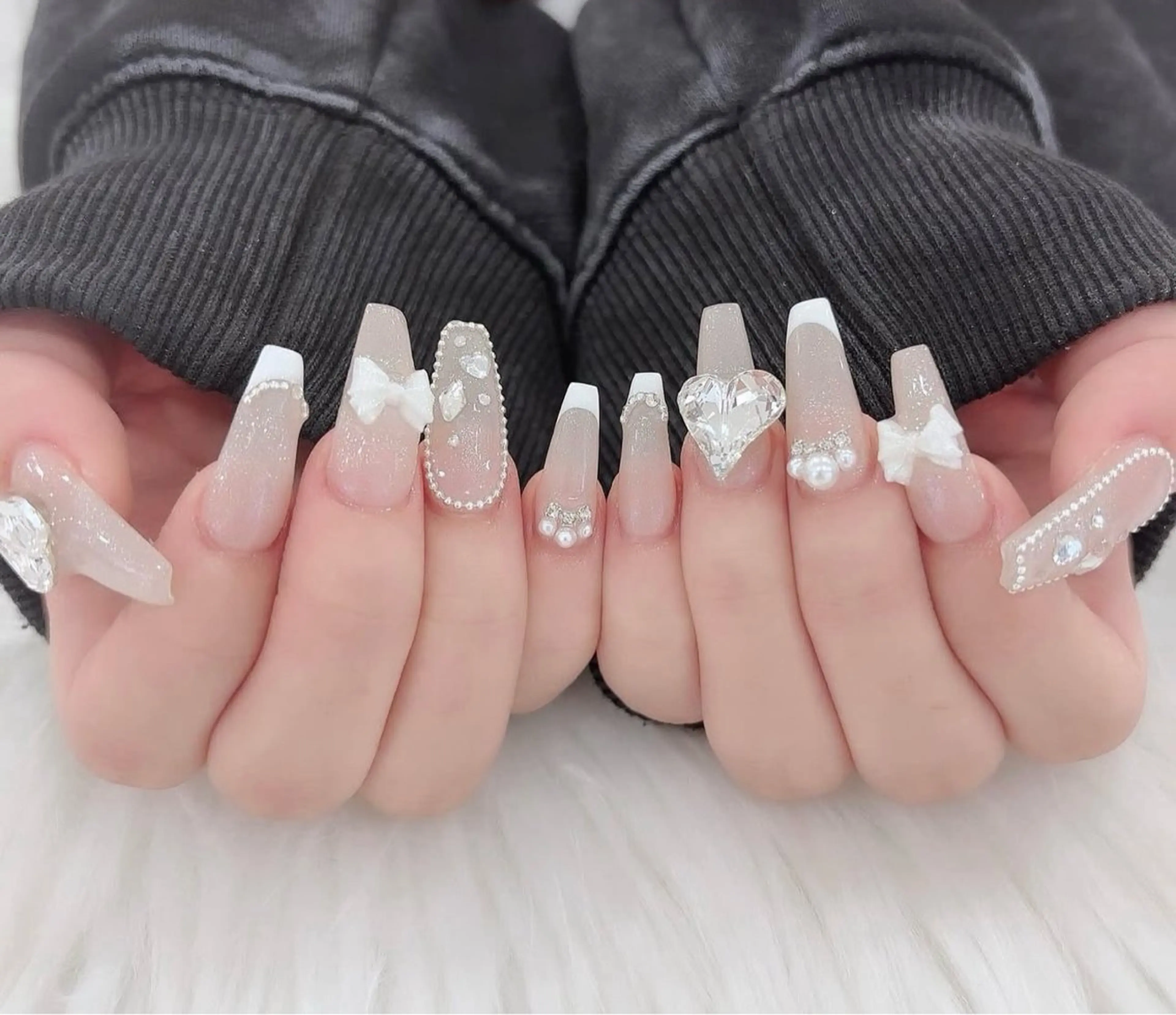 ネイル グラデーション キラキラネイル ワンカラーネイル 冬ネイル Jenn Nail Salonのネイルデザイン