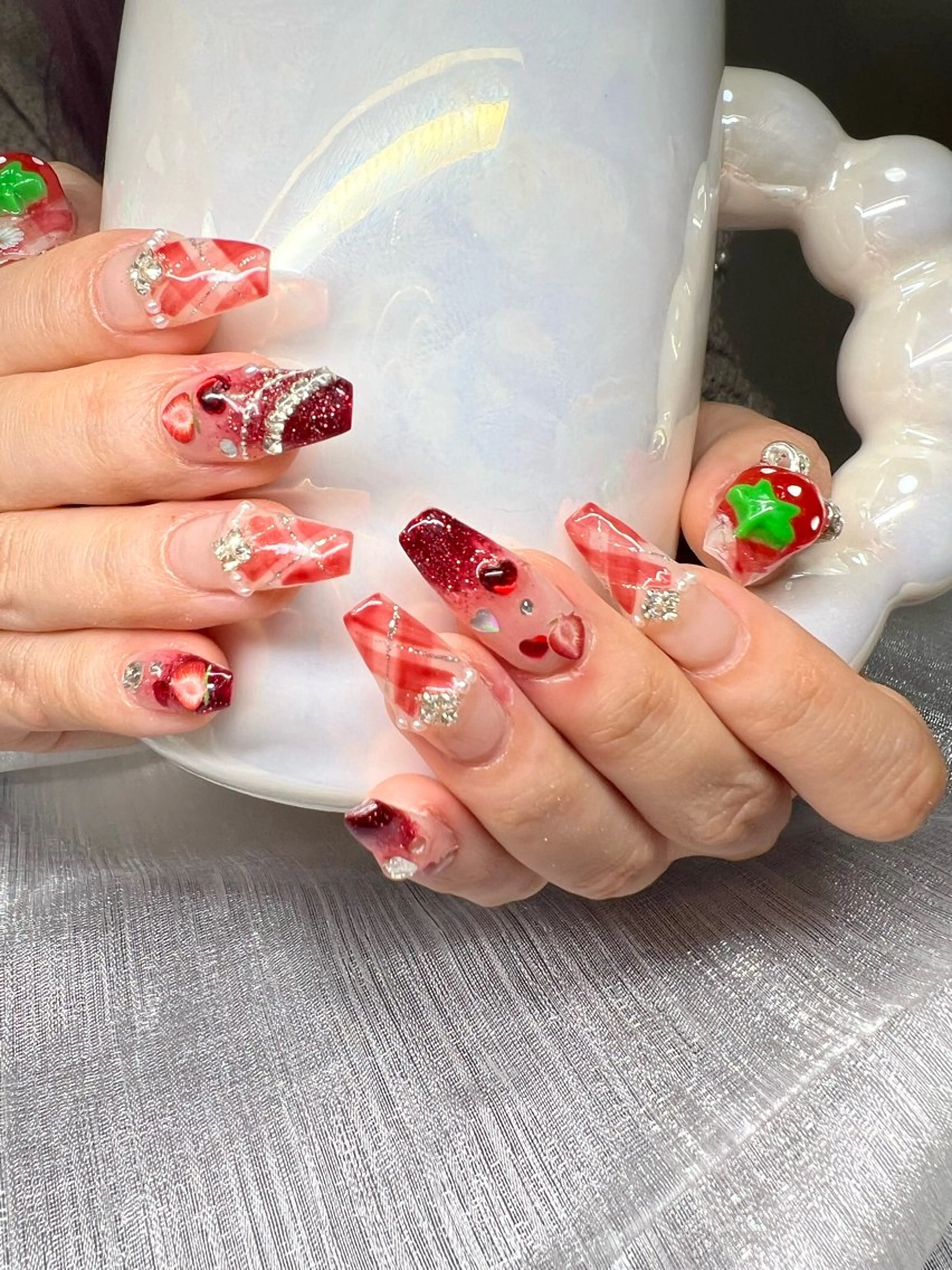 ネイル オーロラネイル チークネイル 長さ出し フットネイル フレンチネイル ハンドネイル Lee Nailsのネイルデザイン