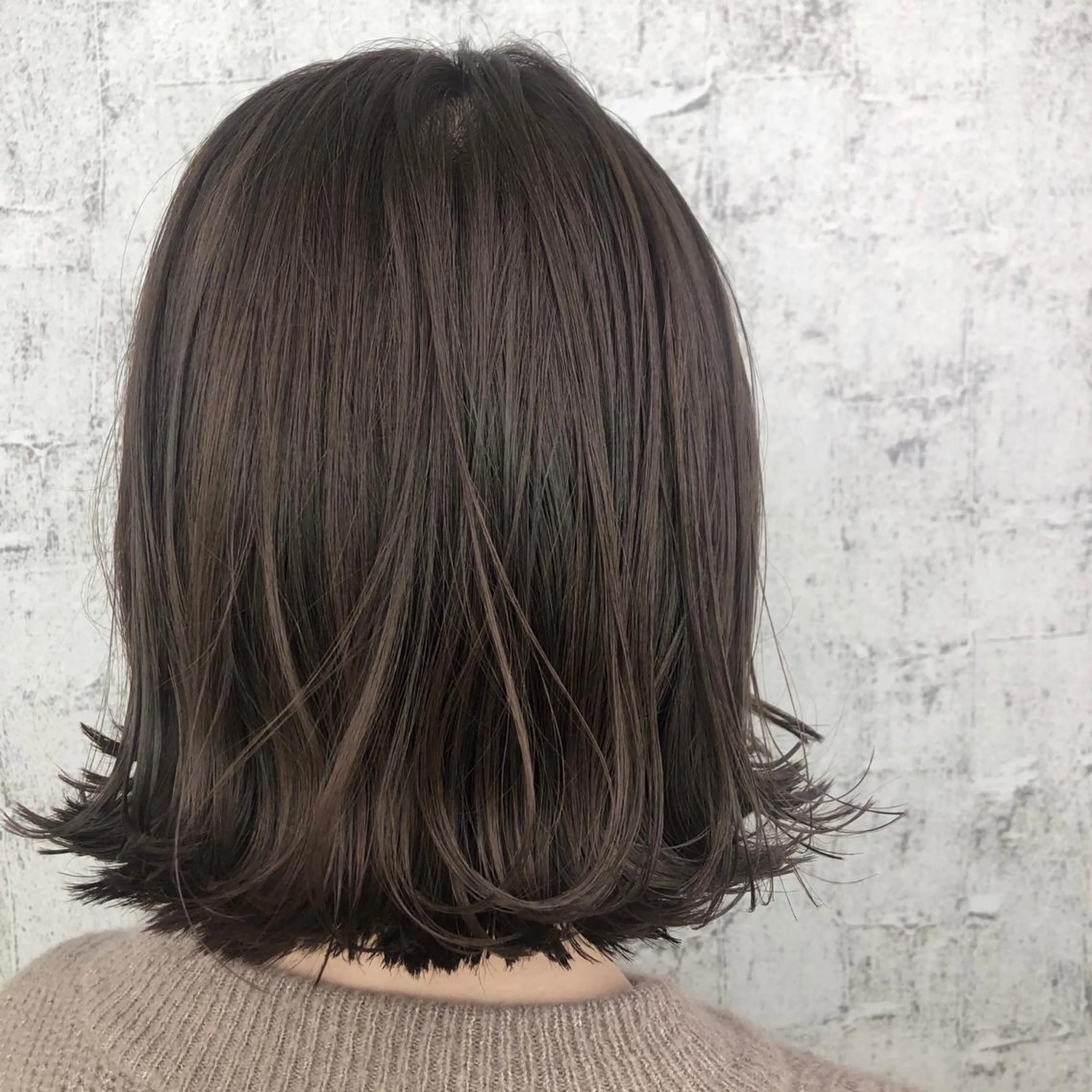 ショート カラー ベージュカラー イルミナカラー ベージュ/インナー カラー🤍Rieのヘアスタイル