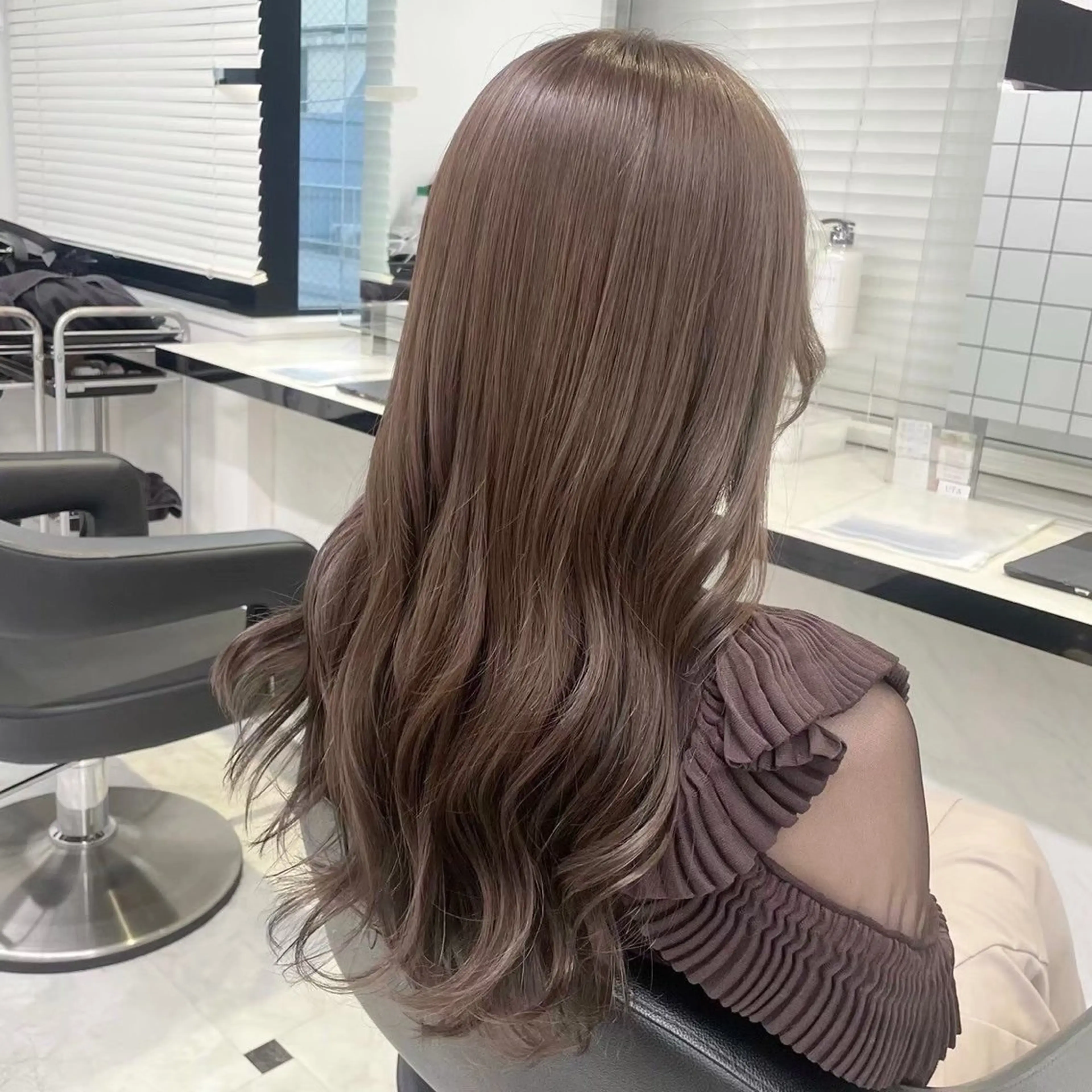 ロング カラー ヘアアレンジ 透明感ベージュ🪽 ブラウン🤎Rinのヘアスタイル