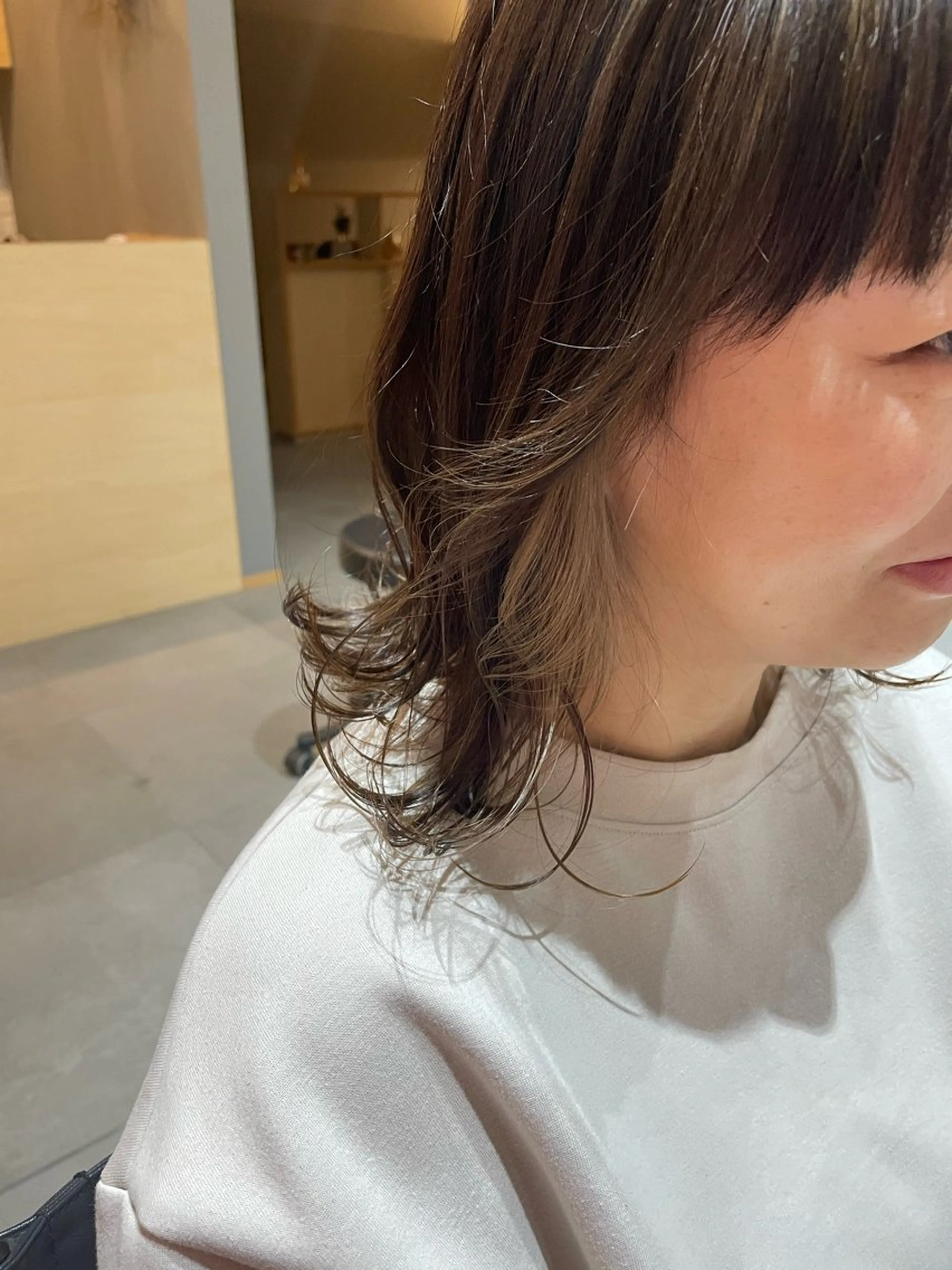 ミディアム LORO.hairmake&spa所属・山﨑 ひよりのヘアスタイル