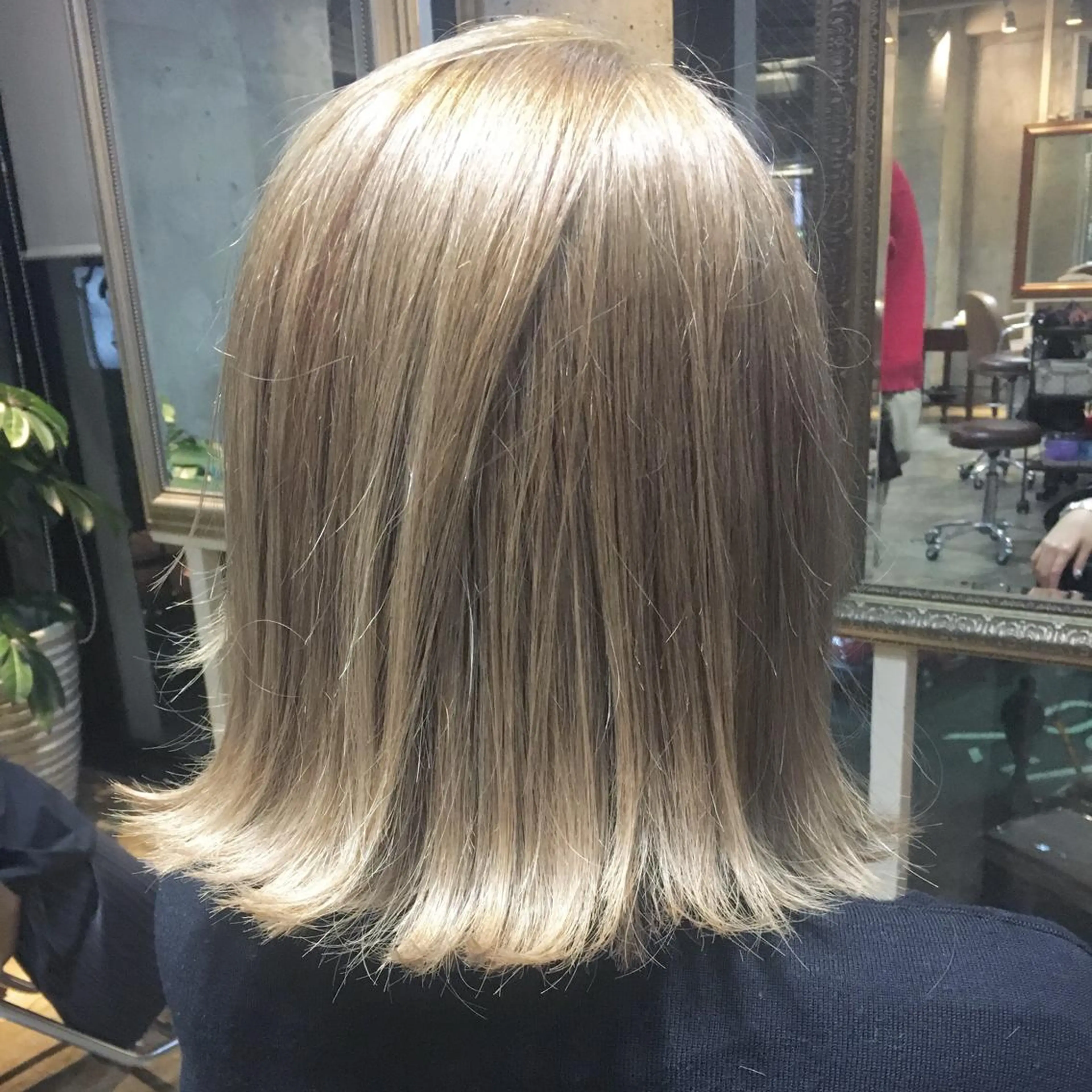 ミディアム カラー アッシュ ベージュカラー 外国人風カラー 北條 優輝のヘアスタイル