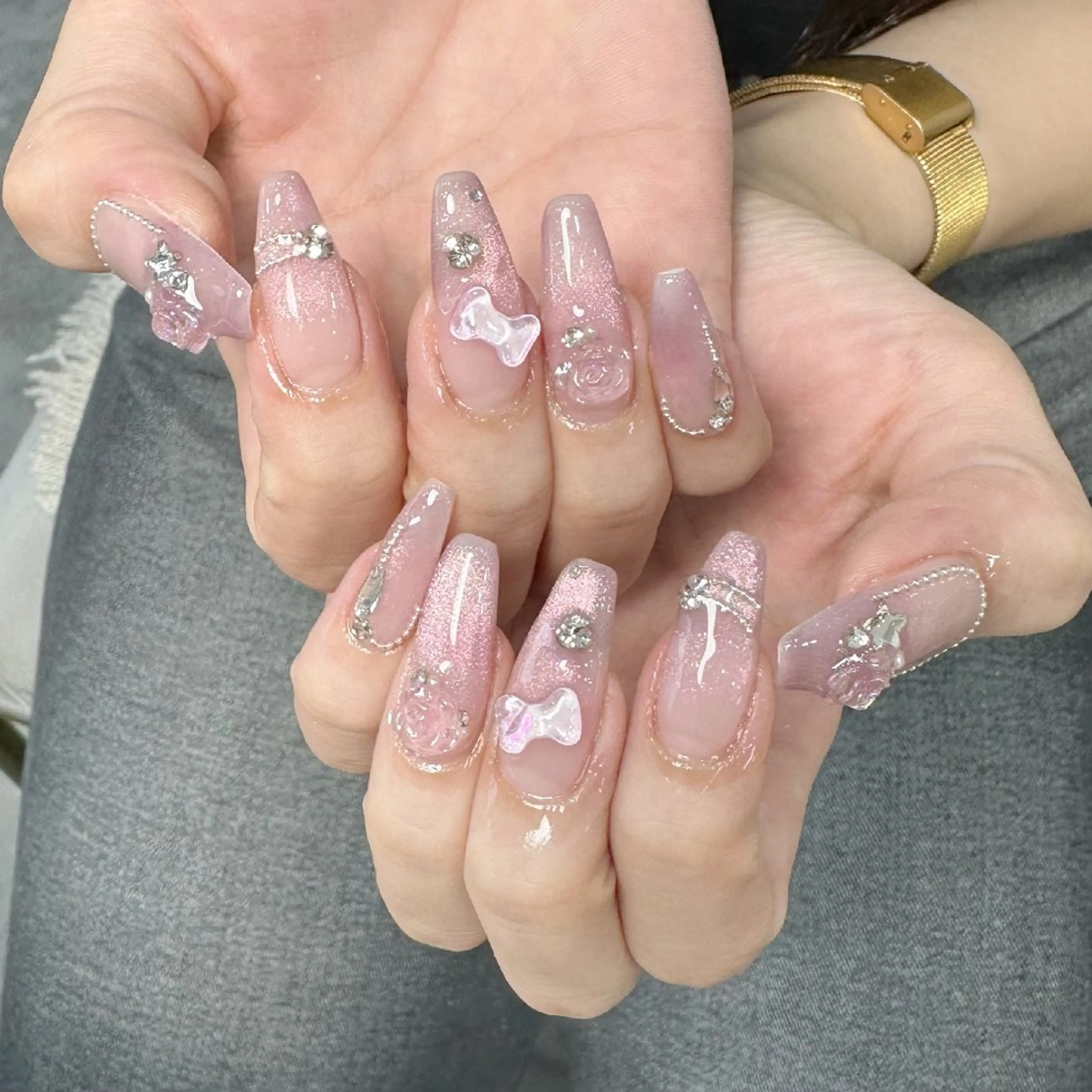 ネイル チークネイル フレンチネイル ジェルネイル ガーリー キラキラネイル ハンドネイル UM Nail Salonのネイルデザイン
