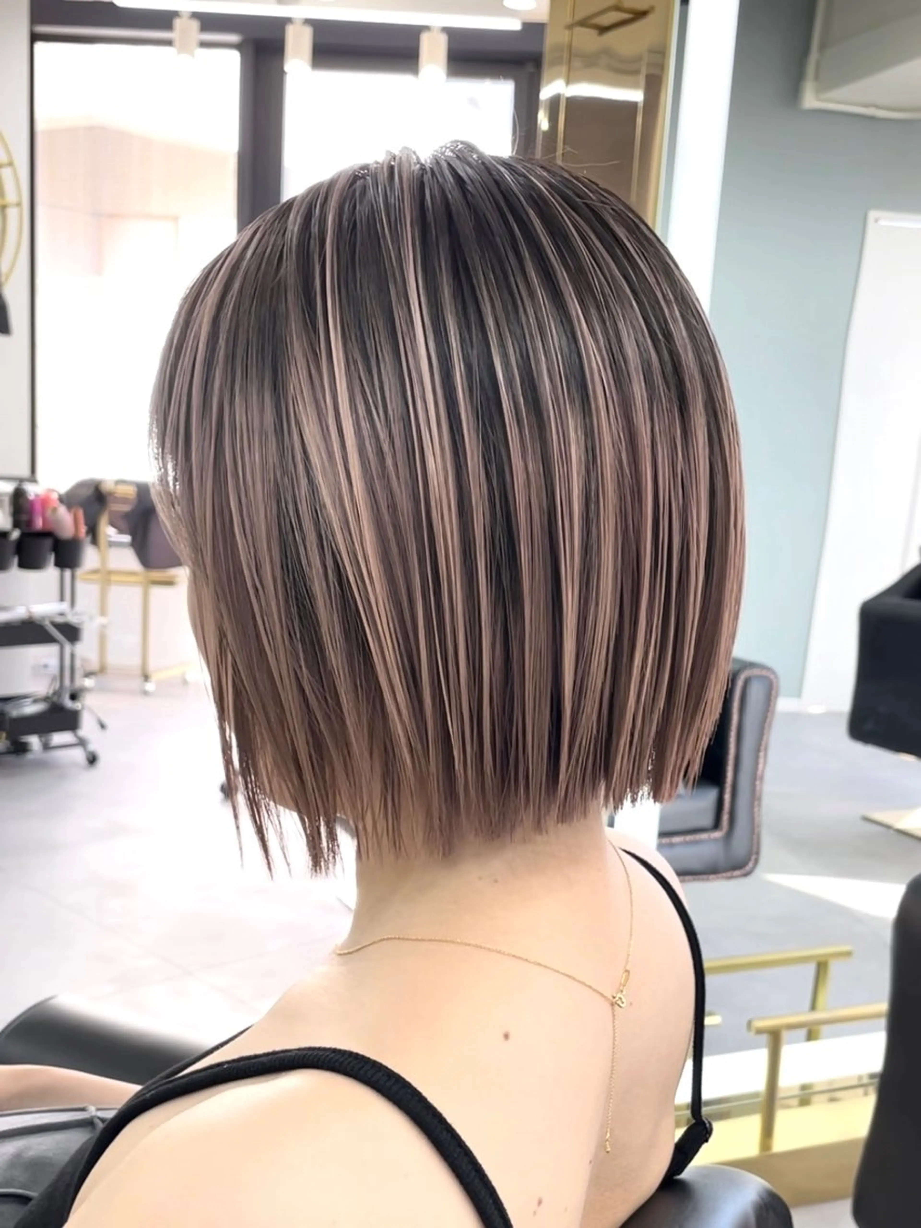 ショート レイヤーカット senjyu GINZA所属・バレイヤージュ/ハイ ライト/庄司鉄平のヘアスタイル