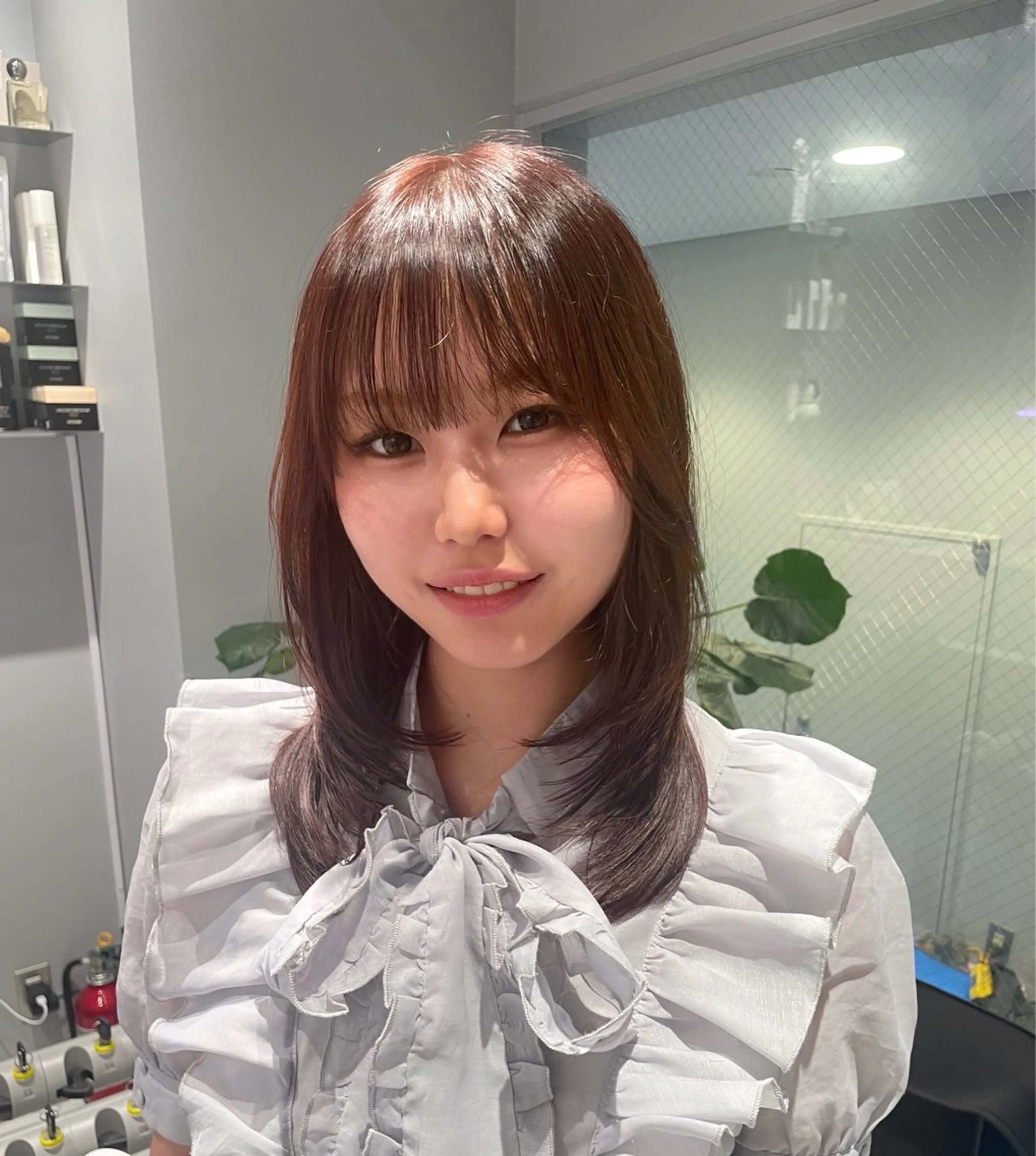 ミディアム ミディアムレイヤー レイヤーカット 菜々🫧新宿 透明感ケアブリーチのヘアスタイル