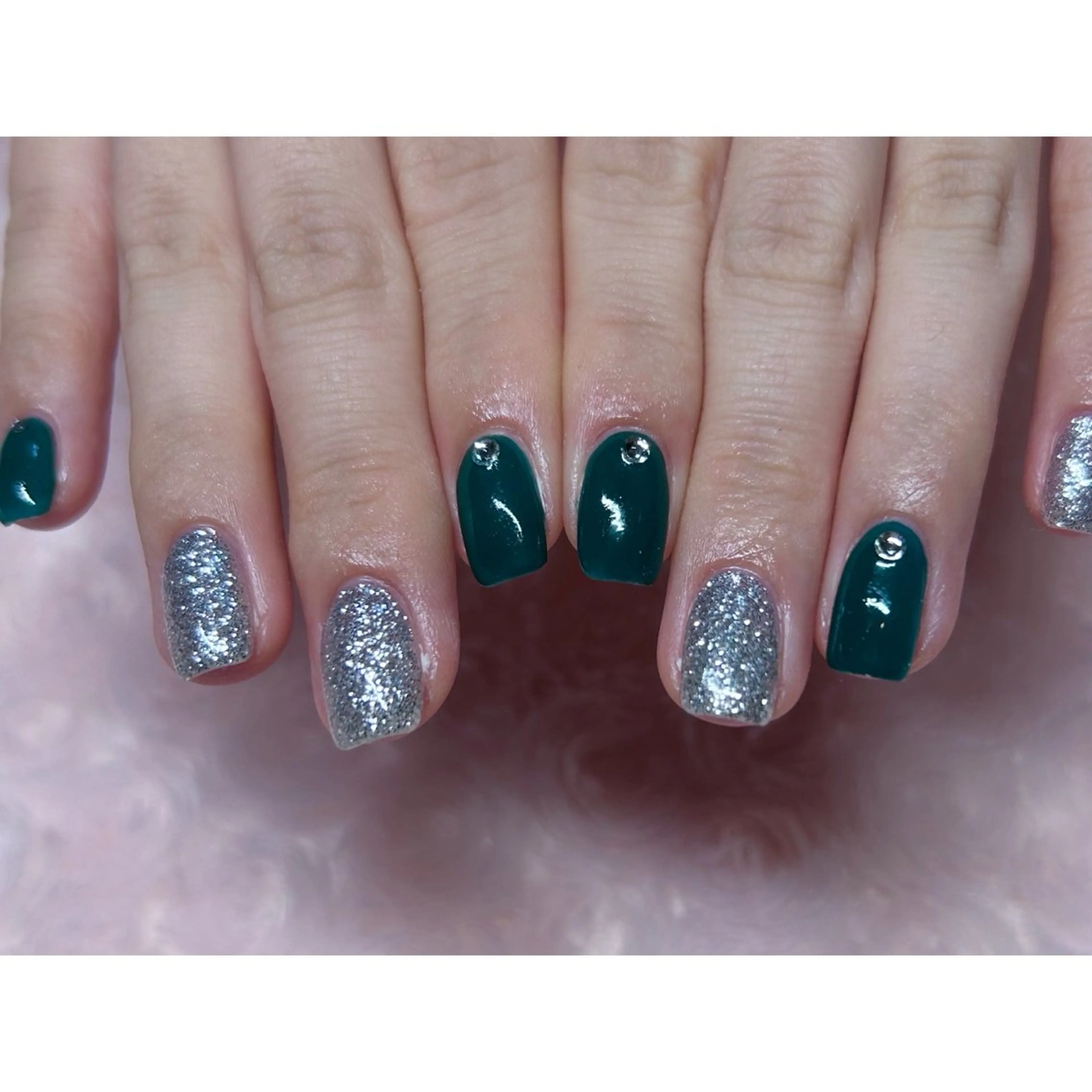 ネイル ハンドネイル 横浜駅東口 🐬🫧 ｵｰﾀのネイルデザイン