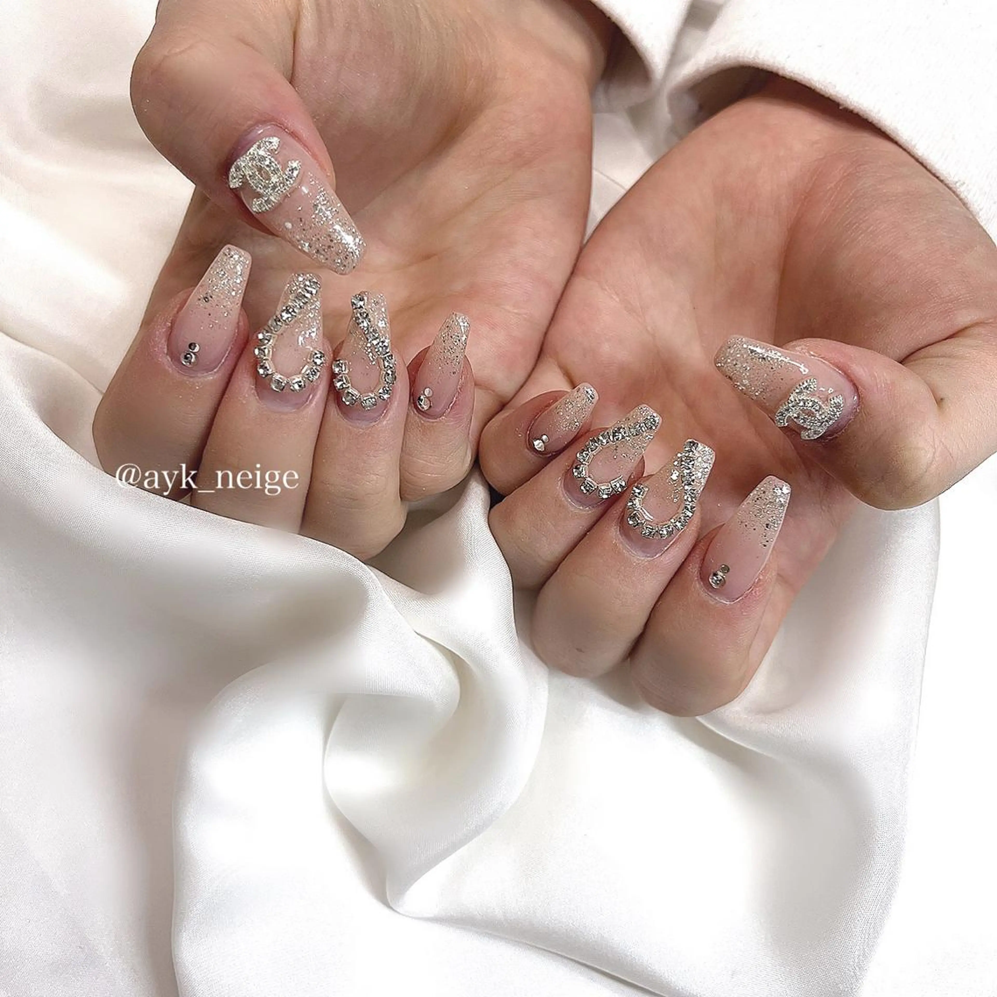 ネイル フットネイル グラデーション キラキラネイル 韓国ネイル マグネットネイル n'eige nail所属・大谷 綾香のネイルデザイン