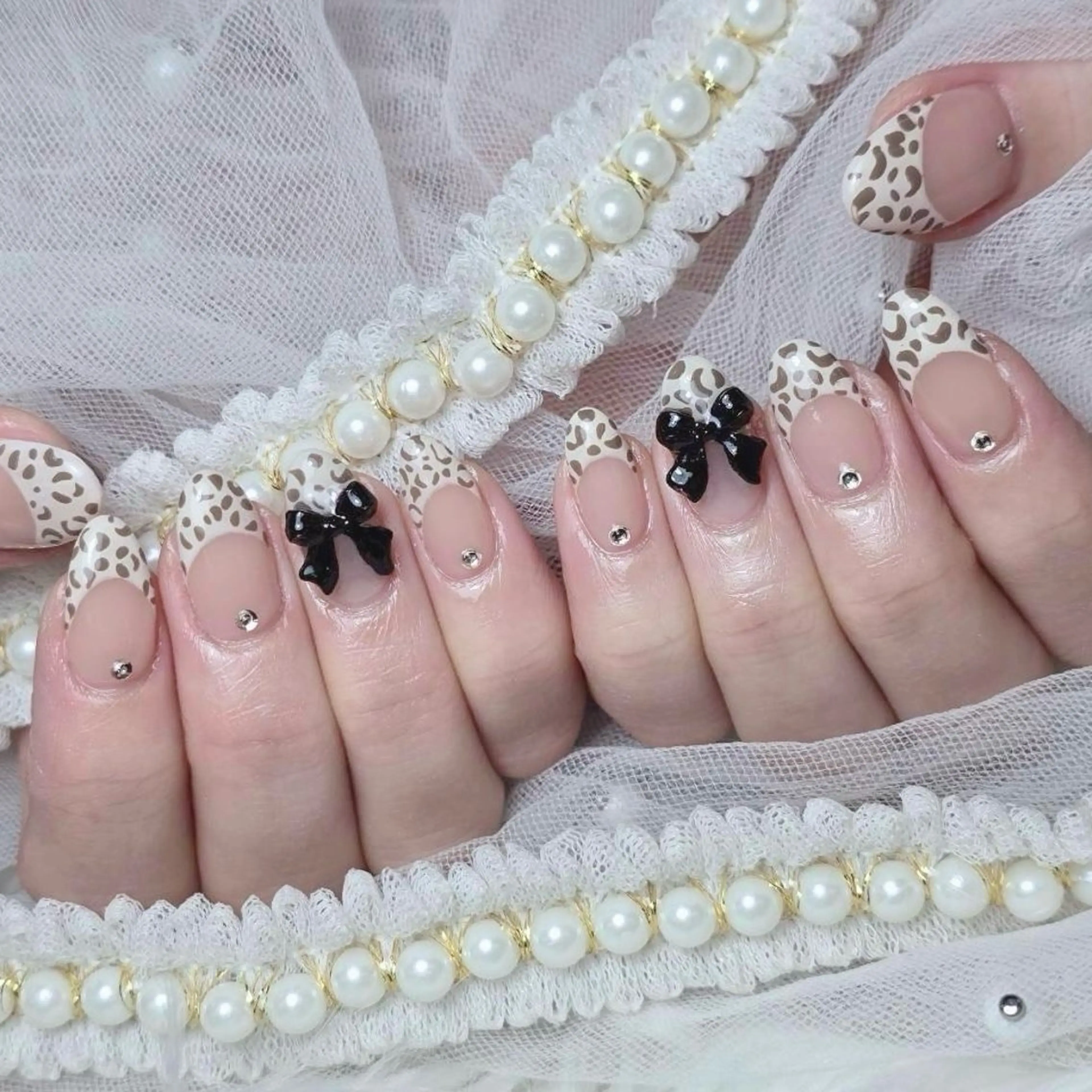 ネイル アニマル柄 フレンチネイル ジェルネイル 冬ネイル クリスマス ハンドネイル Nail lieNのネイルデザイン